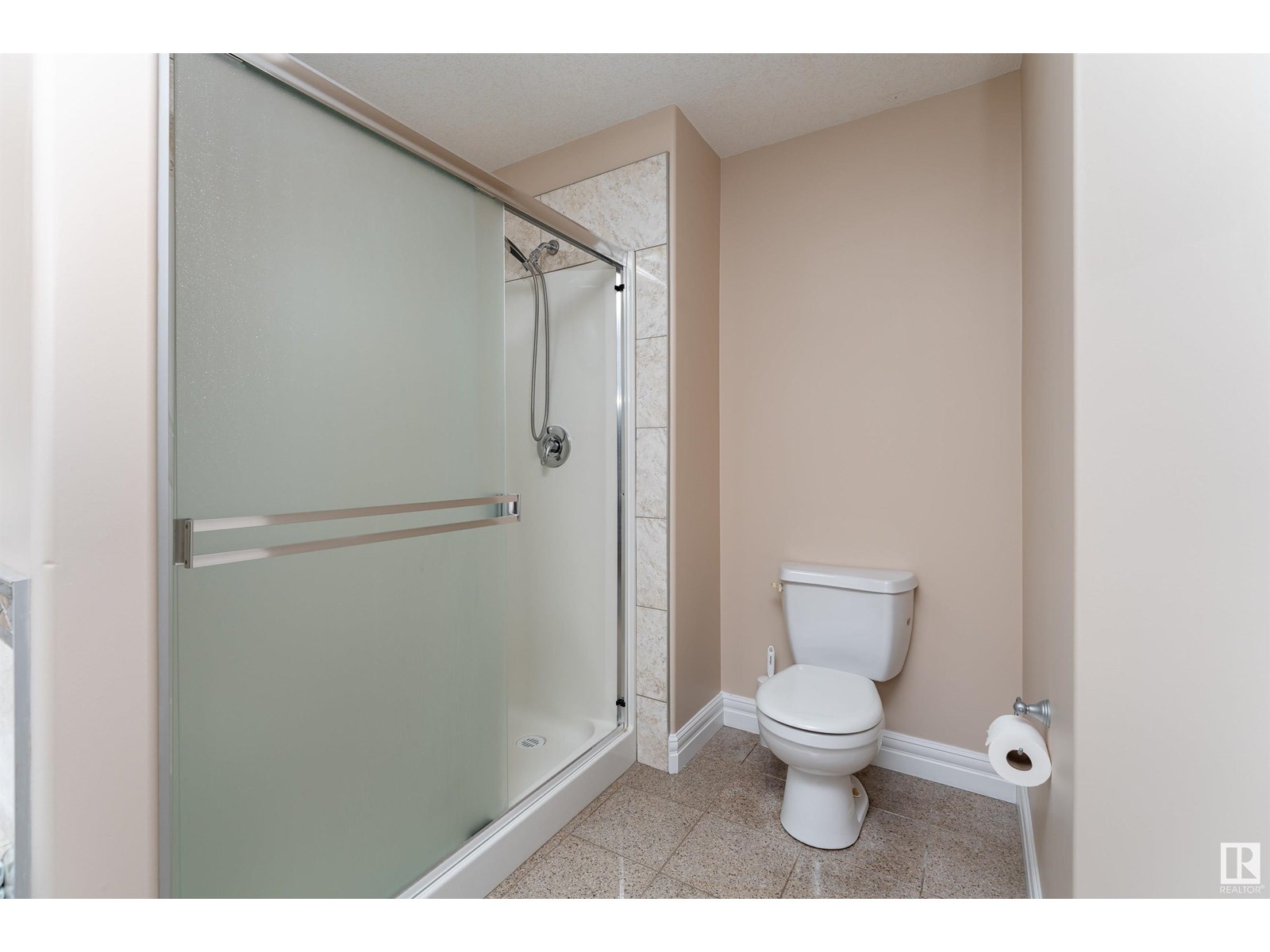 Property at 8803 16 AV SW image 3