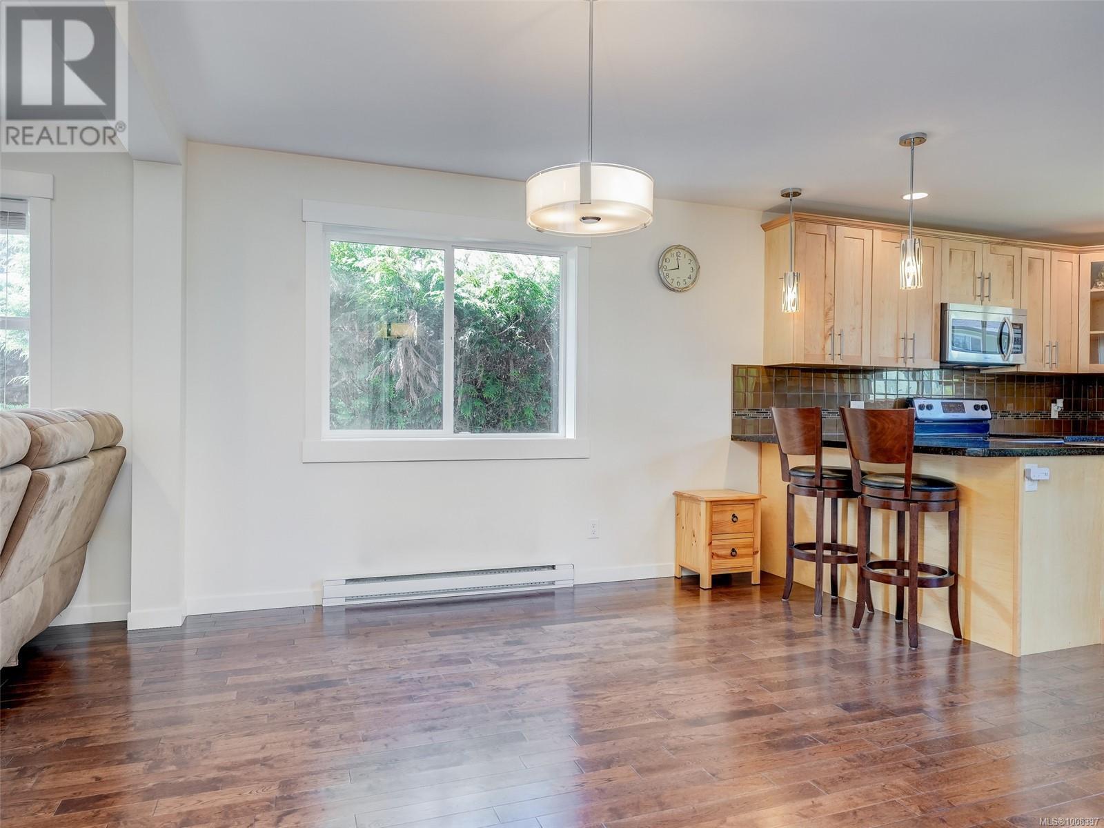 Property at 1026 Tillicum Rd image 5