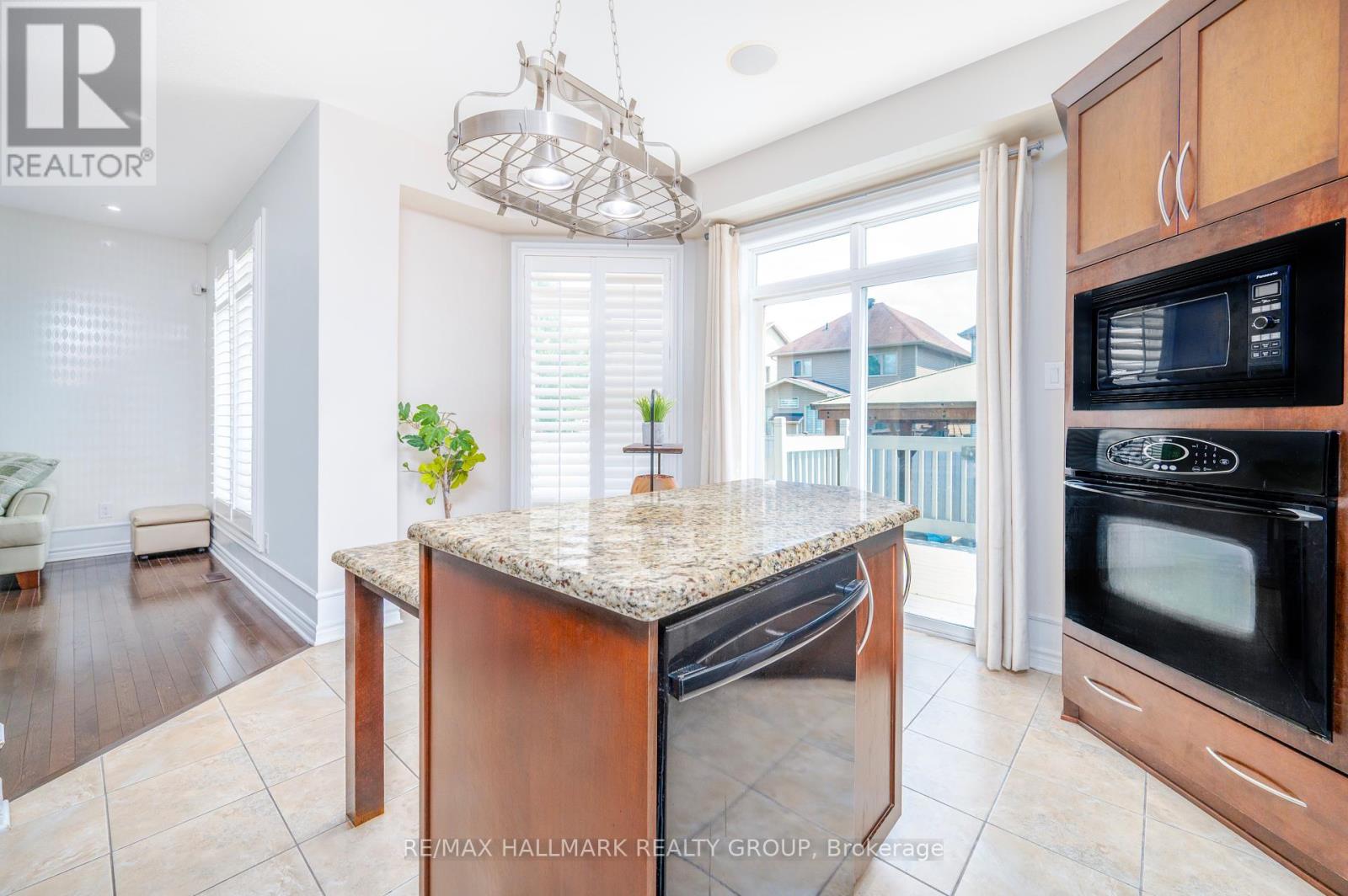 203 Black Sage Crescent, Ottawa, Ontario  K1V 2J7 - Photo 14 - X12304349