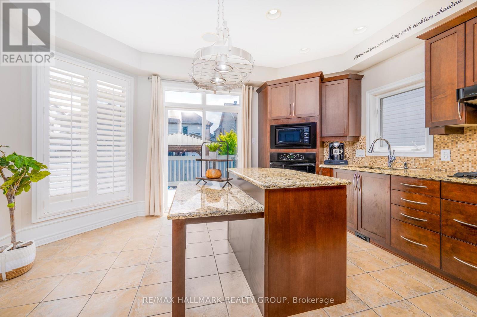 203 Black Sage Crescent, Ottawa, Ontario  K1V 2J7 - Photo 15 - X12304349