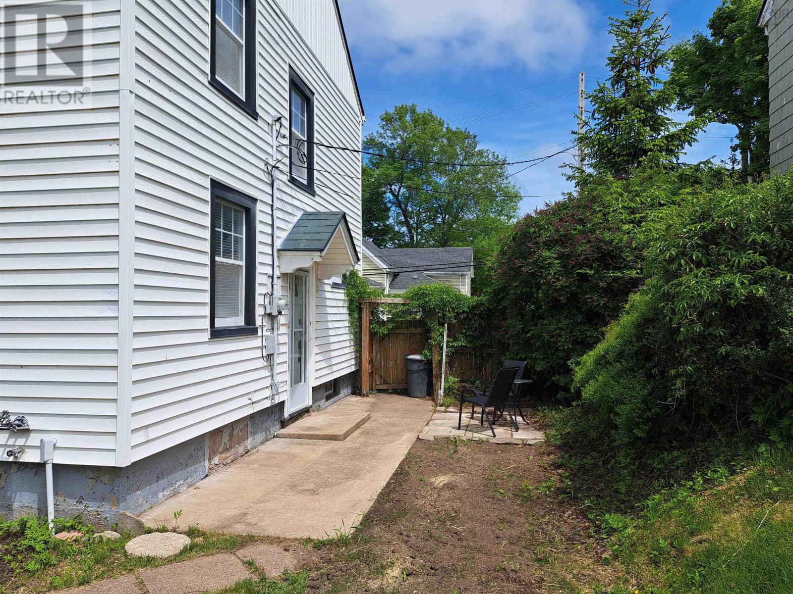 108 Young Street, Truro, Nova Scotia  B2N 3X1 - Photo 3 - 202514350