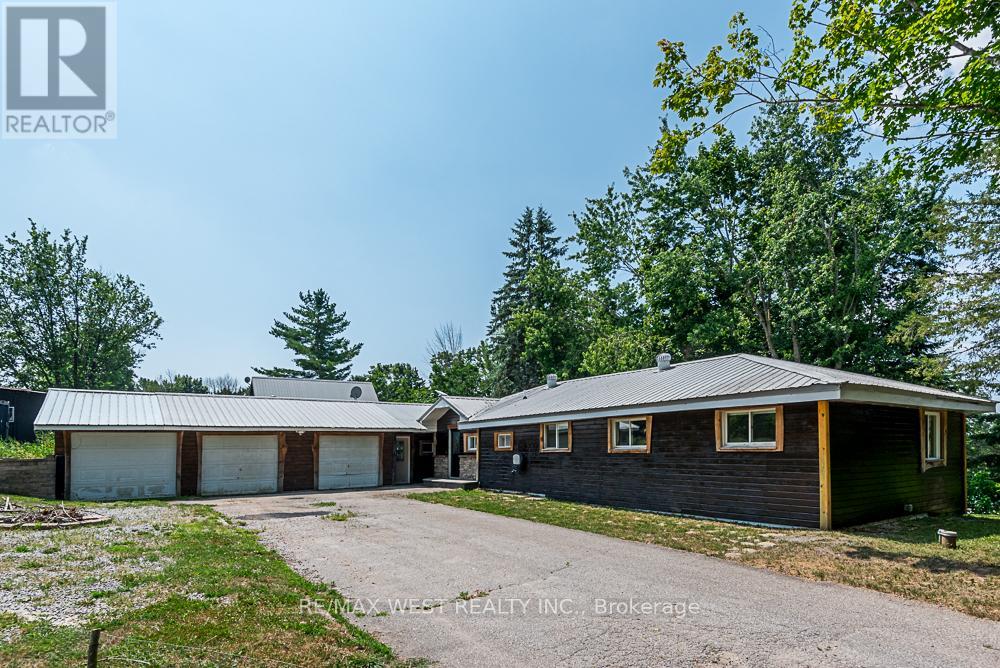 8 Robins Lane, Kawartha Lakes (Carden), Ontario  L0K 1W0 - Photo 9 - X12292743