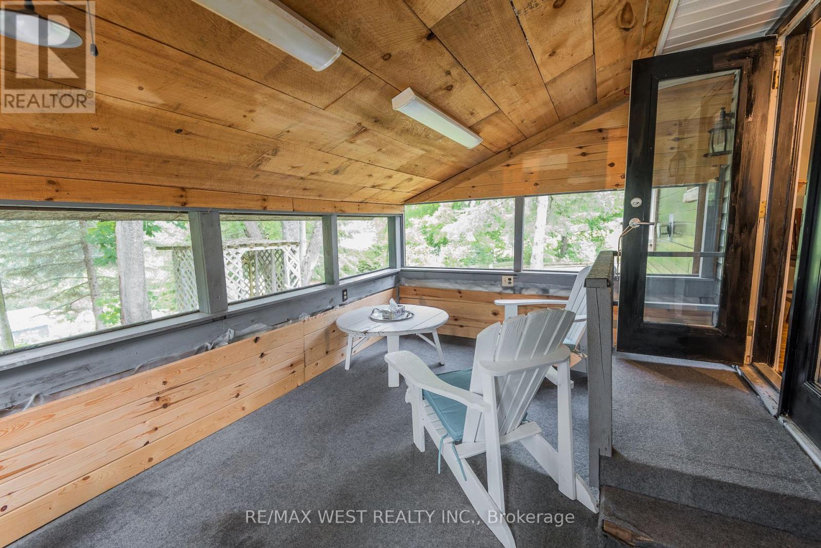 8 Robins Lane, Kawartha Lakes (Carden), Ontario  L0K 1W0 - Photo 6 - X12292743