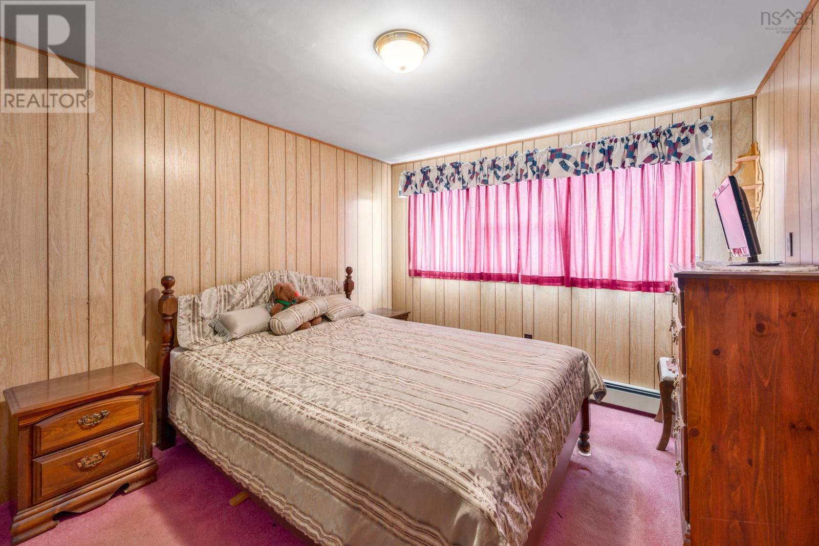 18 Shaw Avenue, Yarmouth, Nova Scotia  B5A 2T9 - Photo 10 - 202518398