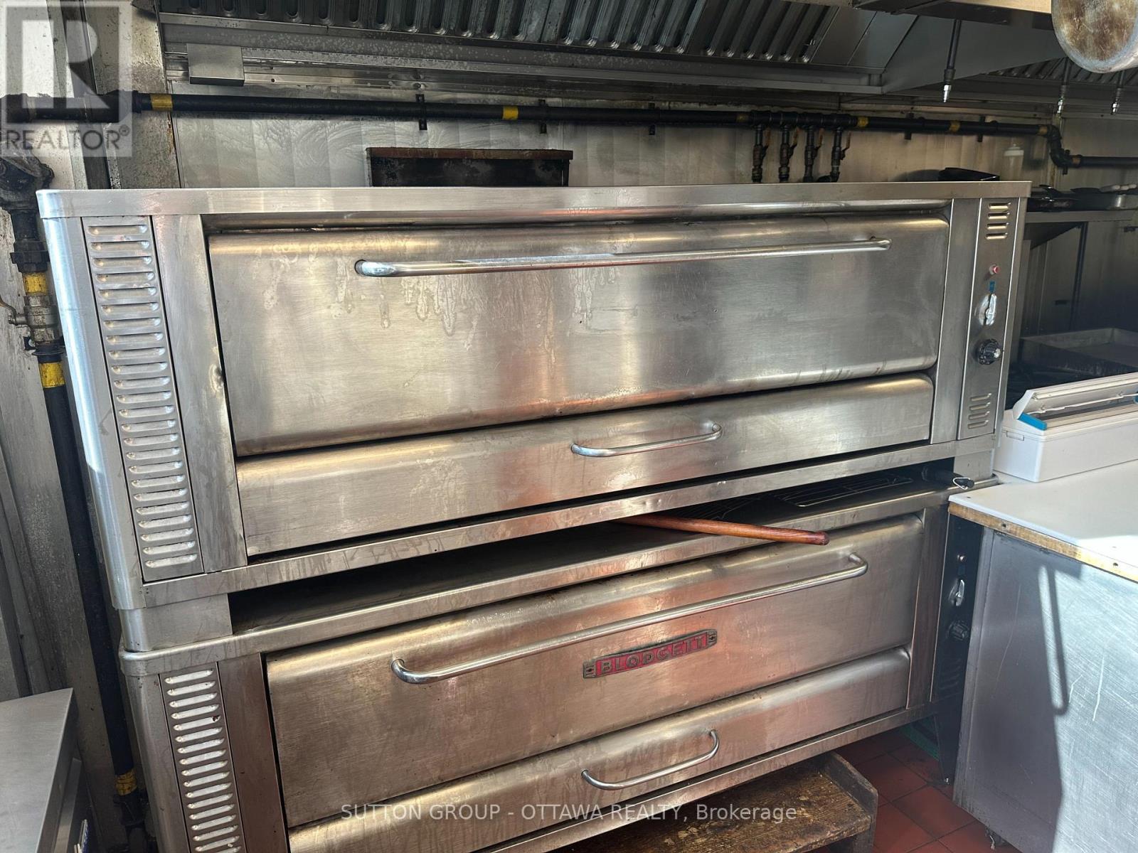 2201 Arch Street, Ottawa, Ontario  K1G 3A2 - Photo 11 - X12307446