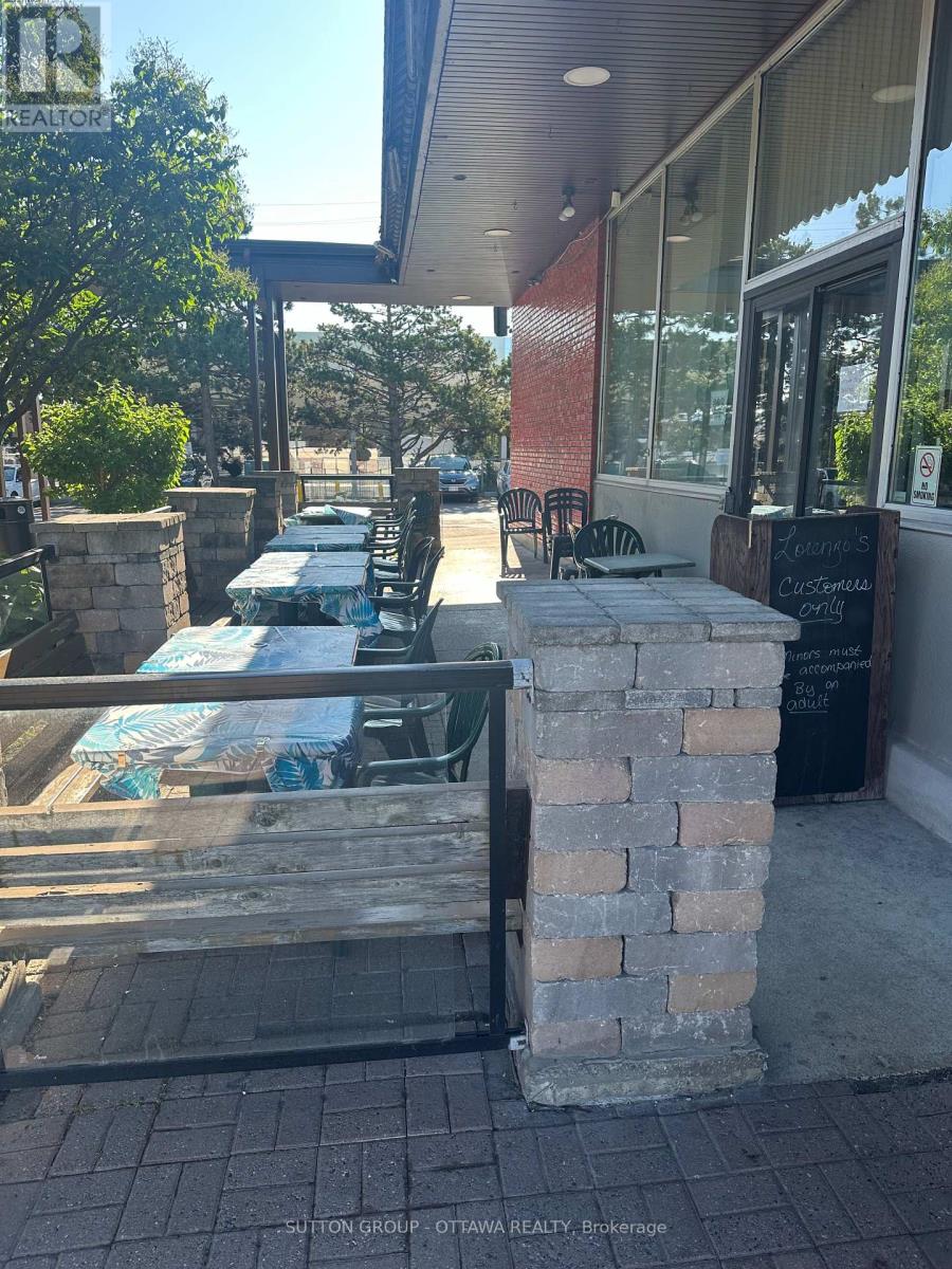 2201 Arch Street, Ottawa, Ontario  K1G 3A2 - Photo 4 - X12307446