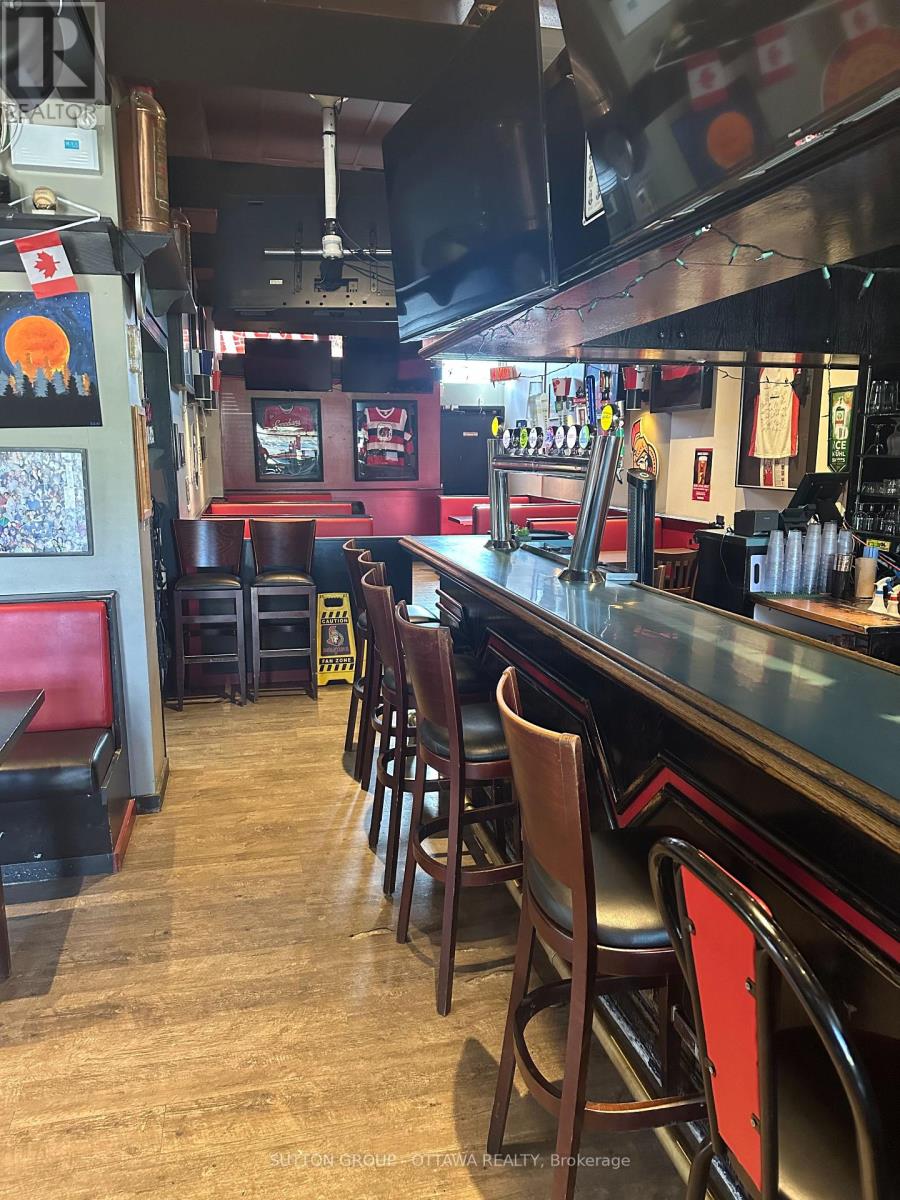 2201 Arch Street, Ottawa, Ontario  K1G 3A2 - Photo 7 - X12307446