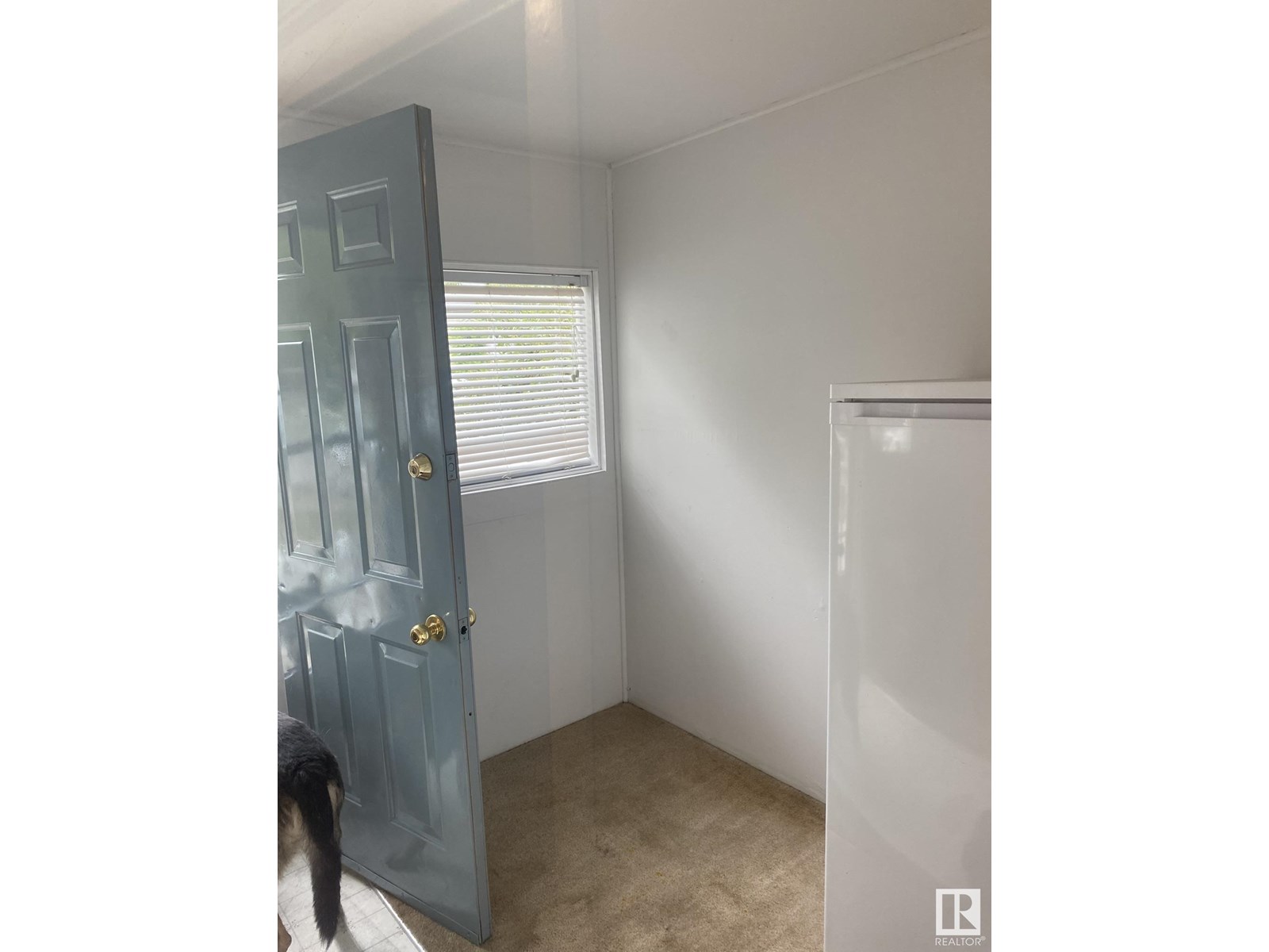 Property at 12811 121 ST NW image 3
