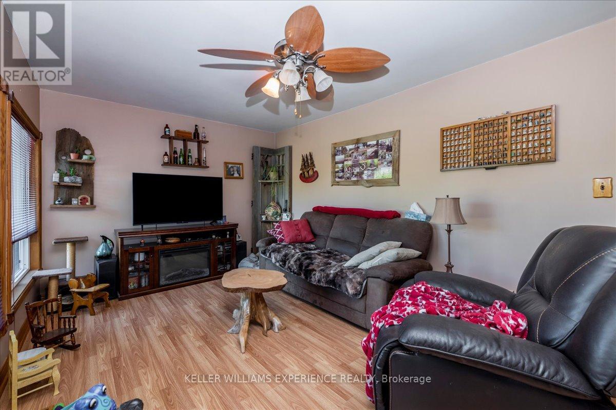 Property at 930 GILMORE AVENUE image 5
