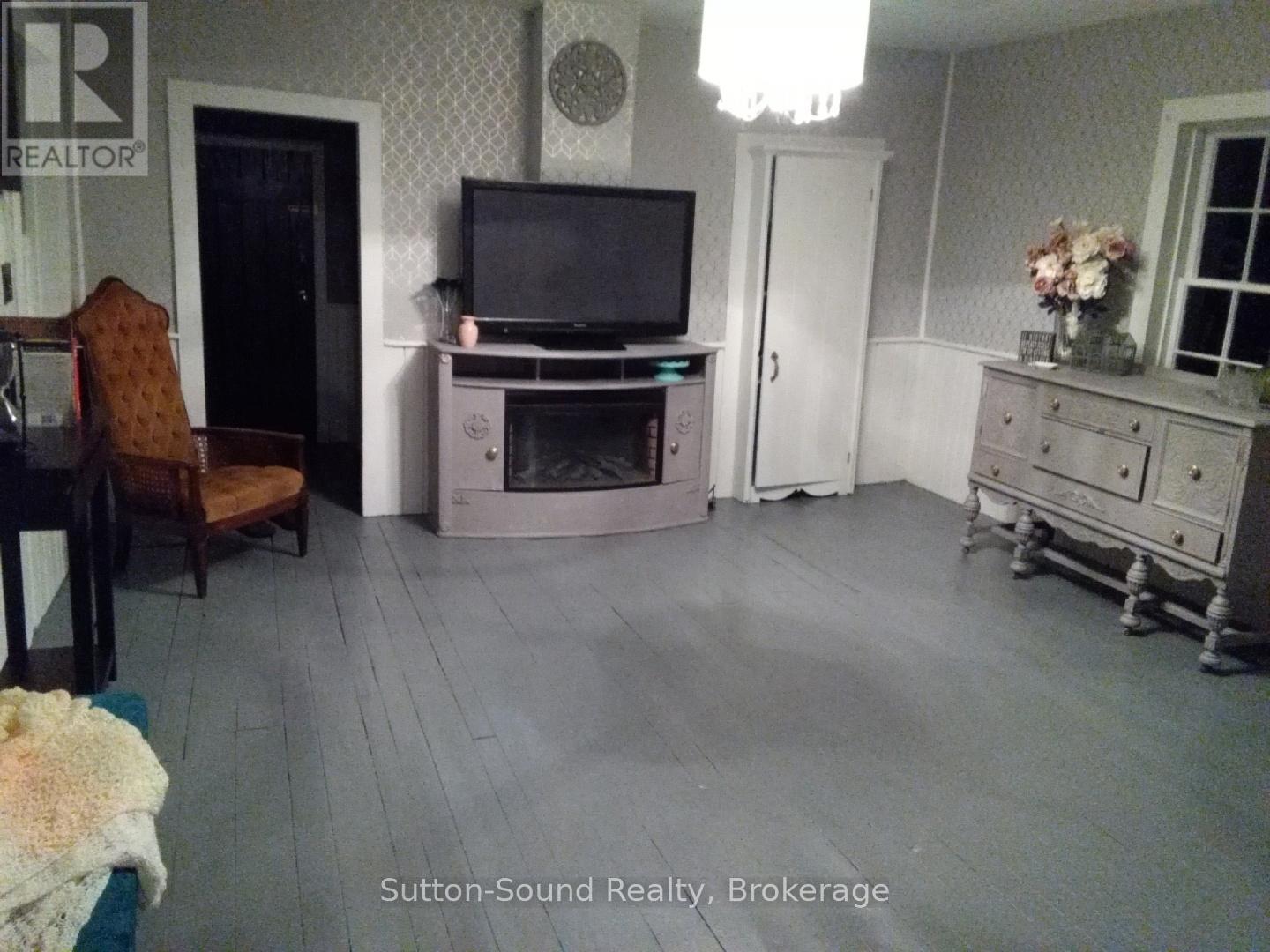 382105 17 Concession, Georgian Bluffs, Ontario  N0H 2T0 - Photo 41 - X12154628