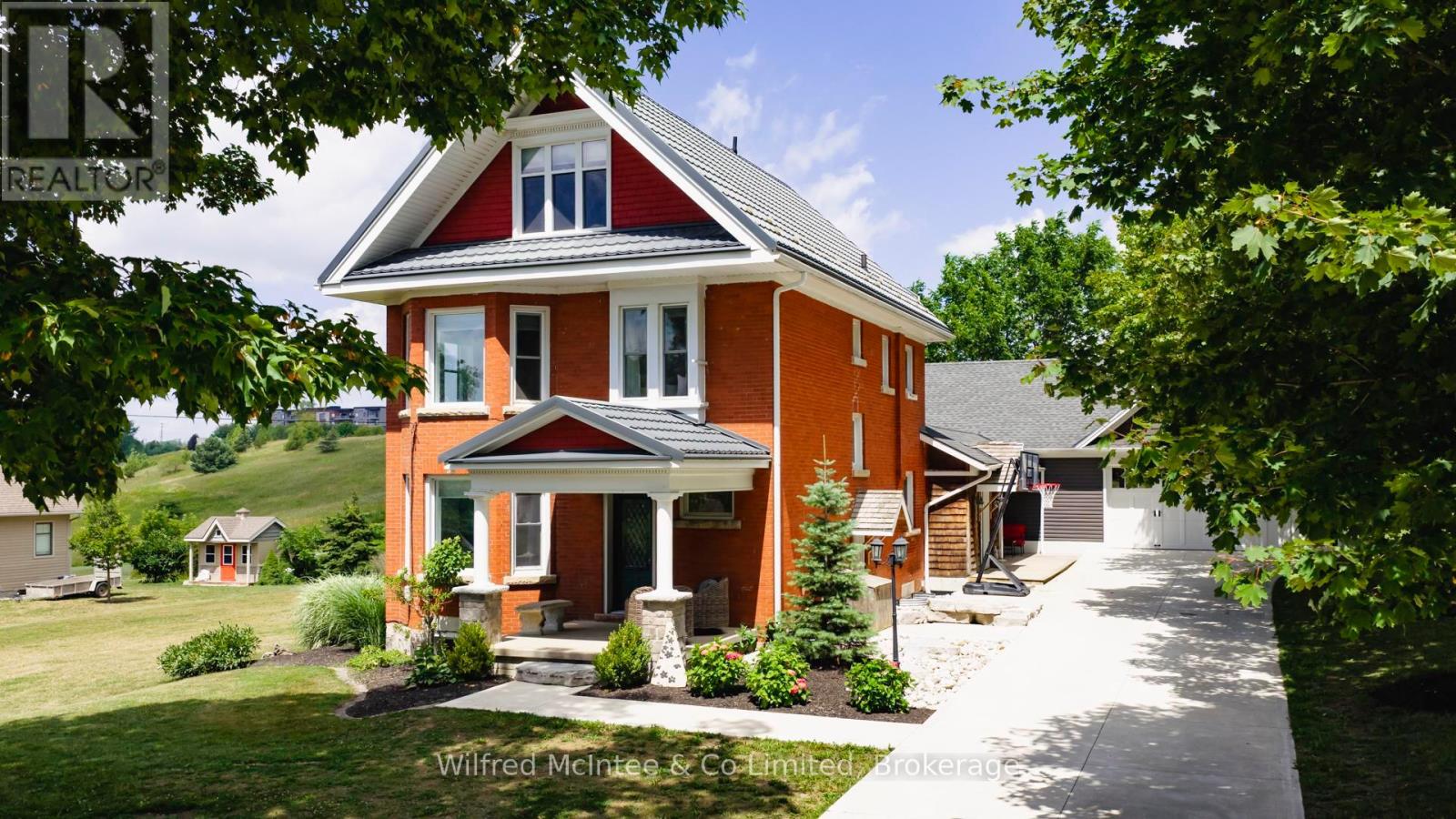 938 Old Durham Road, Brockton, Ontario  N0G 2V0 - Photo 1 - X12307440