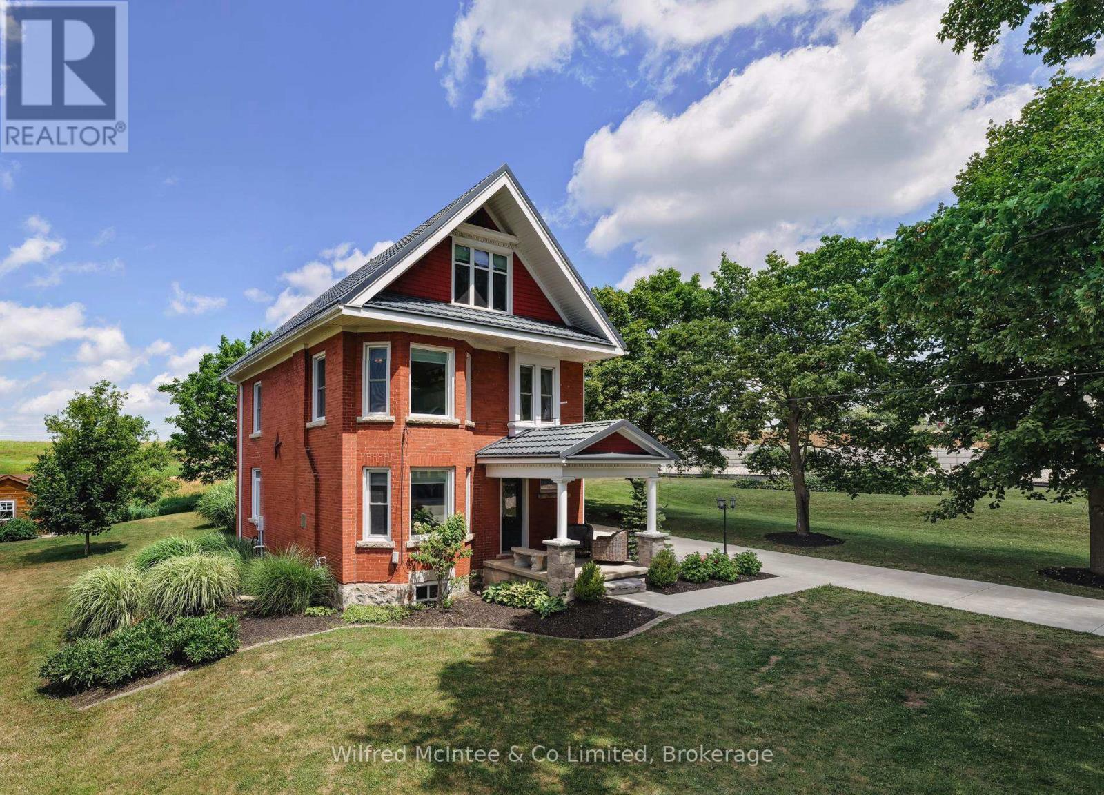 938 Old Durham Road, Brockton, Ontario  N0G 2V0 - Photo 2 - X12307440