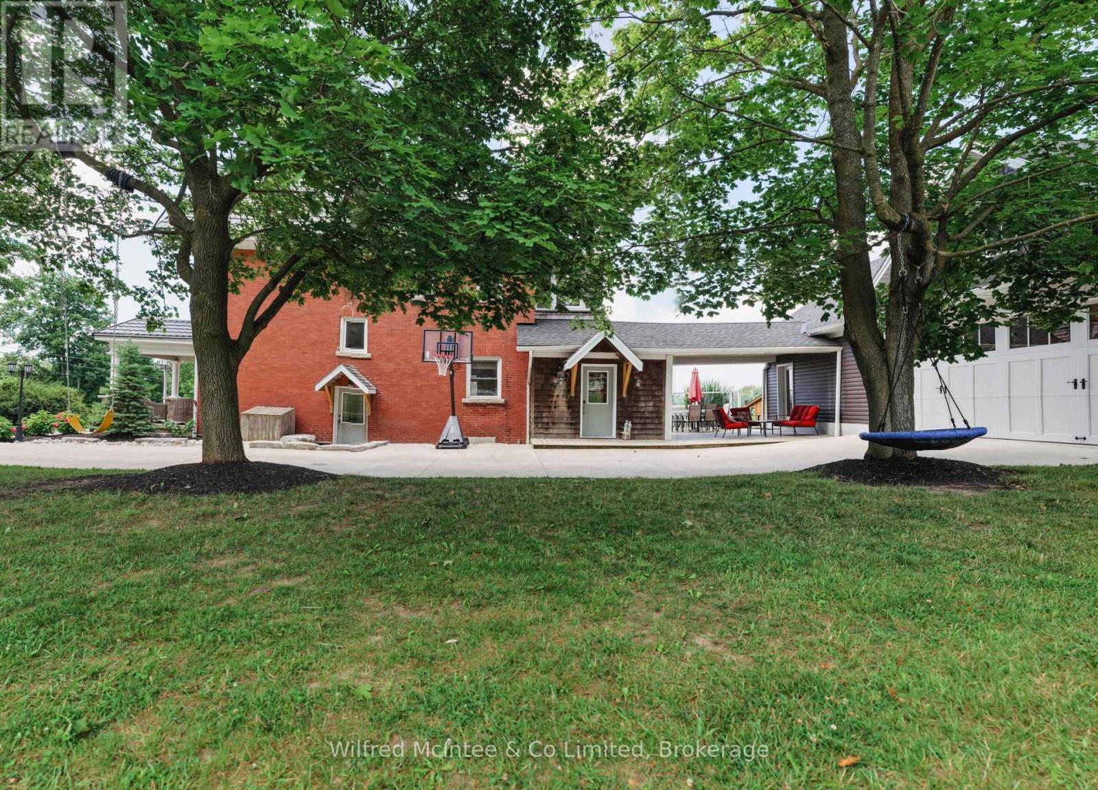938 Old Durham Road, Brockton, Ontario  N0G 2V0 - Photo 4 - X12307440