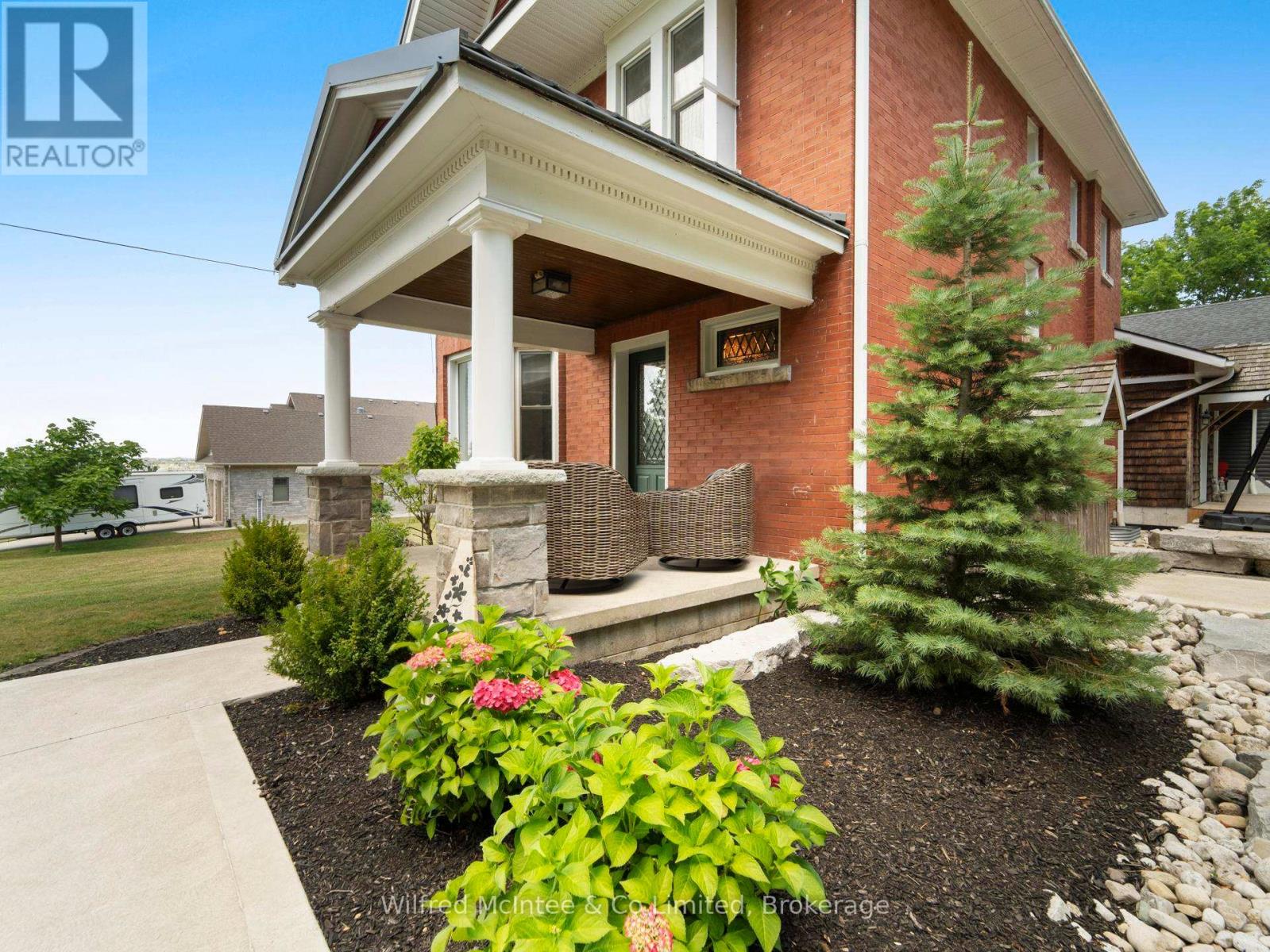 938 Old Durham Road, Brockton, Ontario  N0G 2V0 - Photo 37 - X12307440