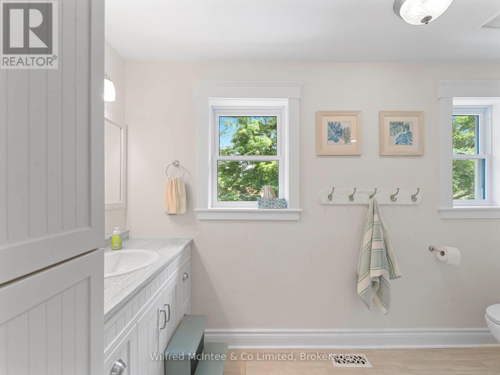 938 Old Durham Road, Brockton, Ontario  N0G 2V0 - Photo 23 - X12307440