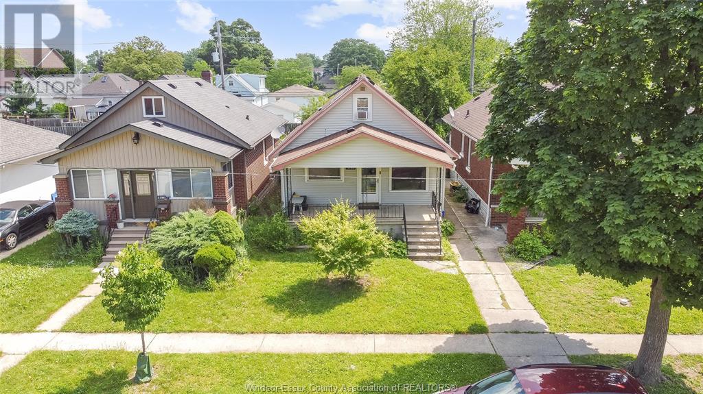 Property at 1794 GLADSTONE image 3