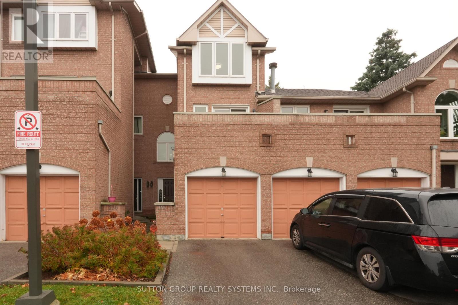 Property at 255 - 60 BARONDALE DRIVE image 2