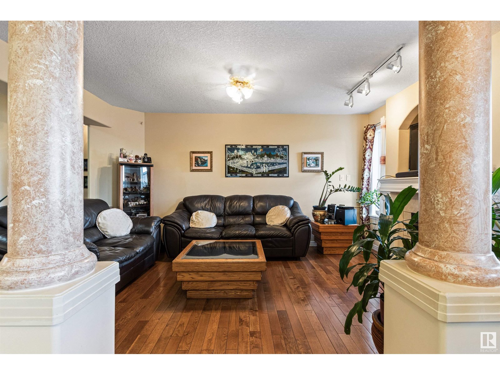Property at 619 LAYTON CO NW image 5