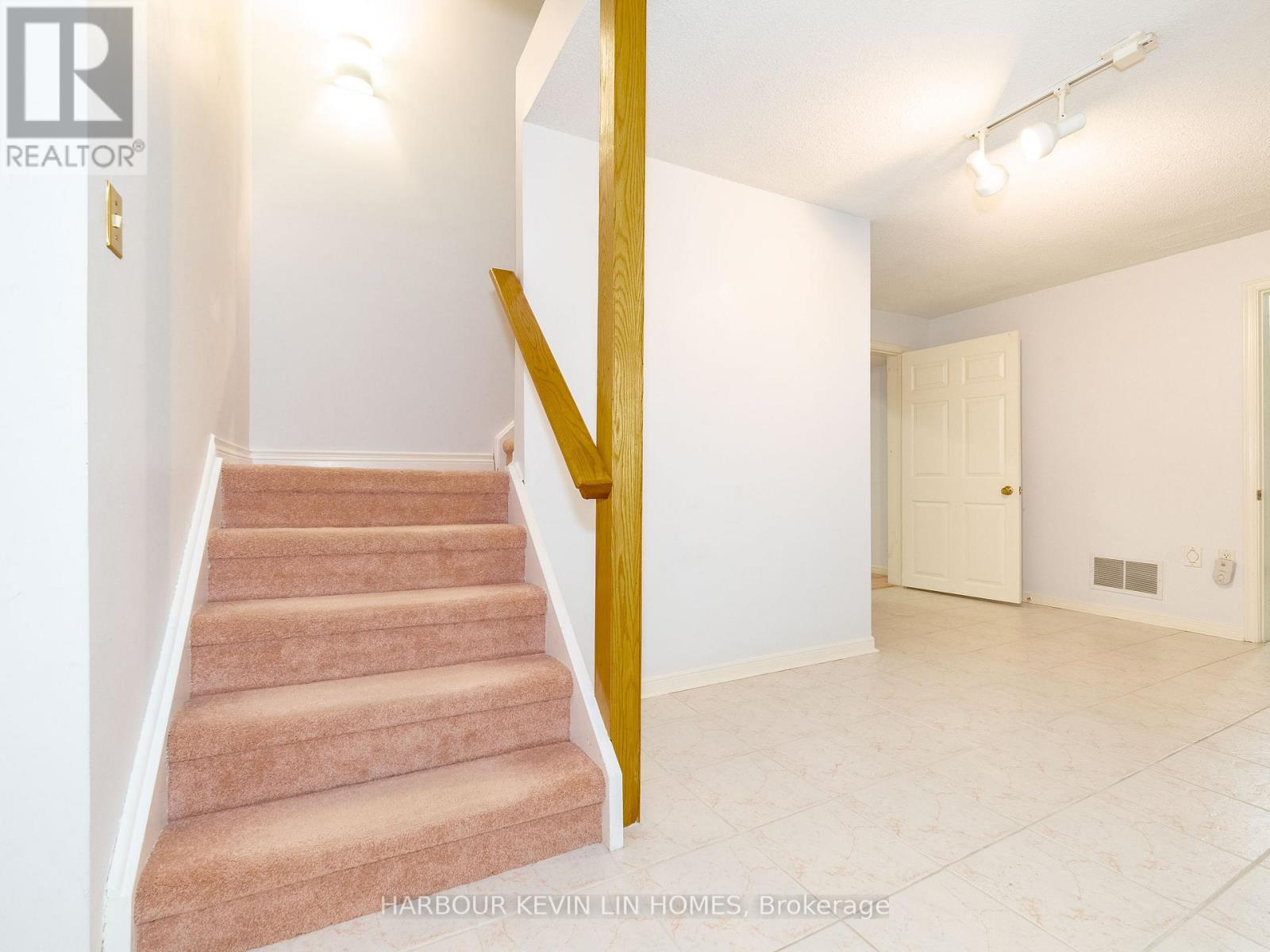 18 Whitman Street, Toronto, Ontario  M2M 3H8 - Photo 34 - C12307351