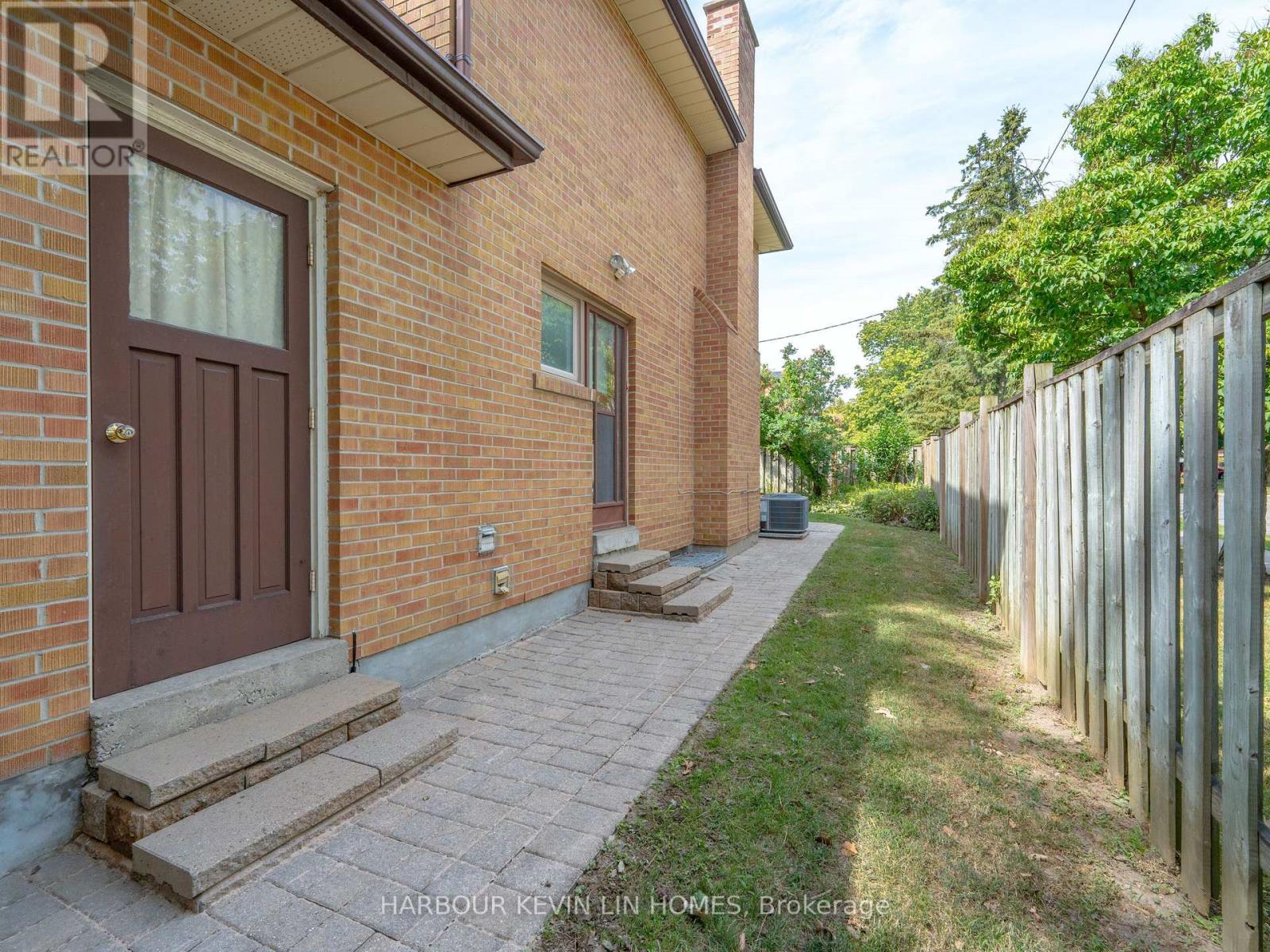 18 Whitman Street, Toronto, Ontario  M2M 3H8 - Photo 40 - C12307351