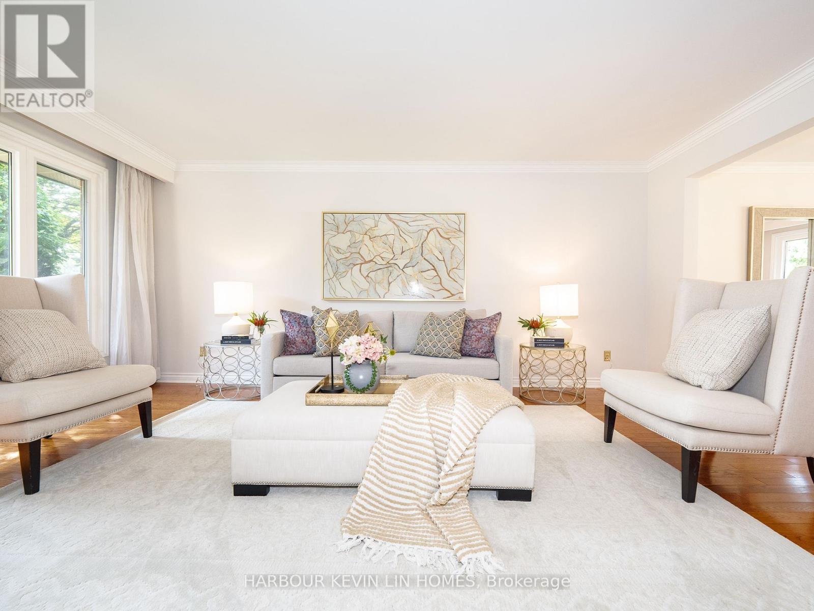18 Whitman Street, Toronto, Ontario  M2M 3H8 - Photo 6 - C12307351