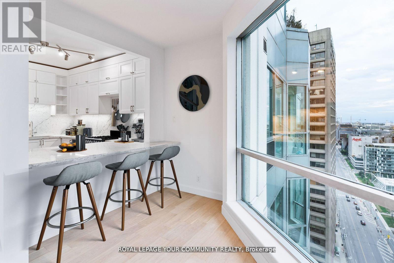 2402 - 10 Queens Quay W, Toronto, Ontario  M5J 2R9 - Photo 12 - C12307401