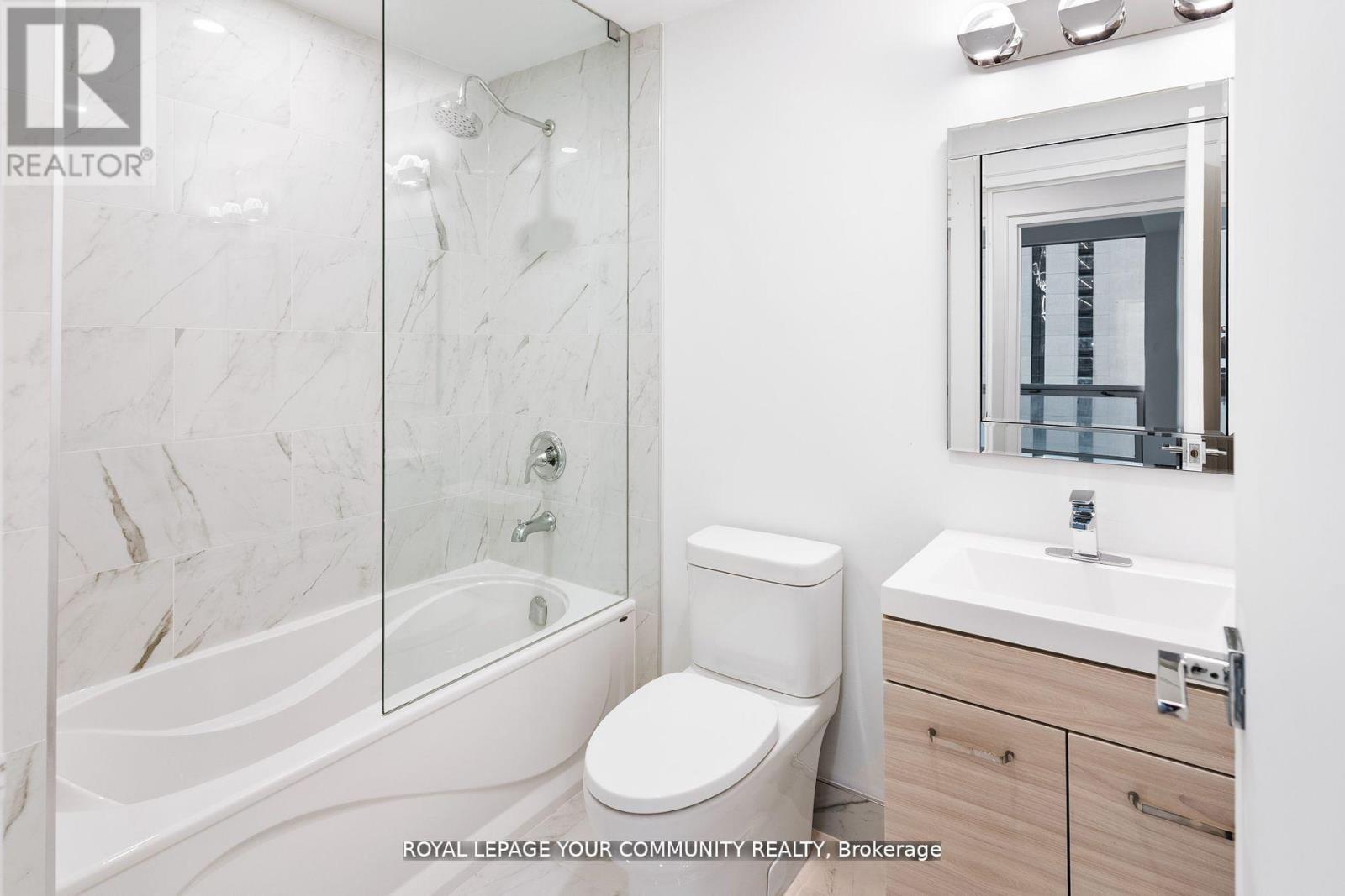 2402 - 10 Queens Quay W, Toronto, Ontario  M5J 2R9 - Photo 14 - C12307401