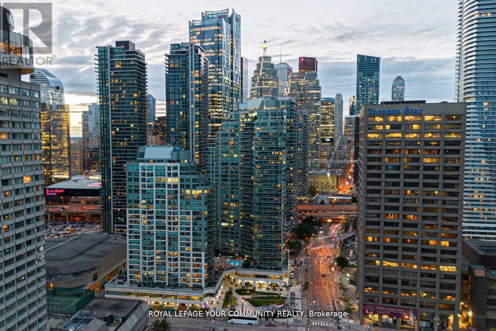 2402 - 10 Queens Quay W, Toronto, Ontario  M5J 2R9 - Photo 26 - C12307401