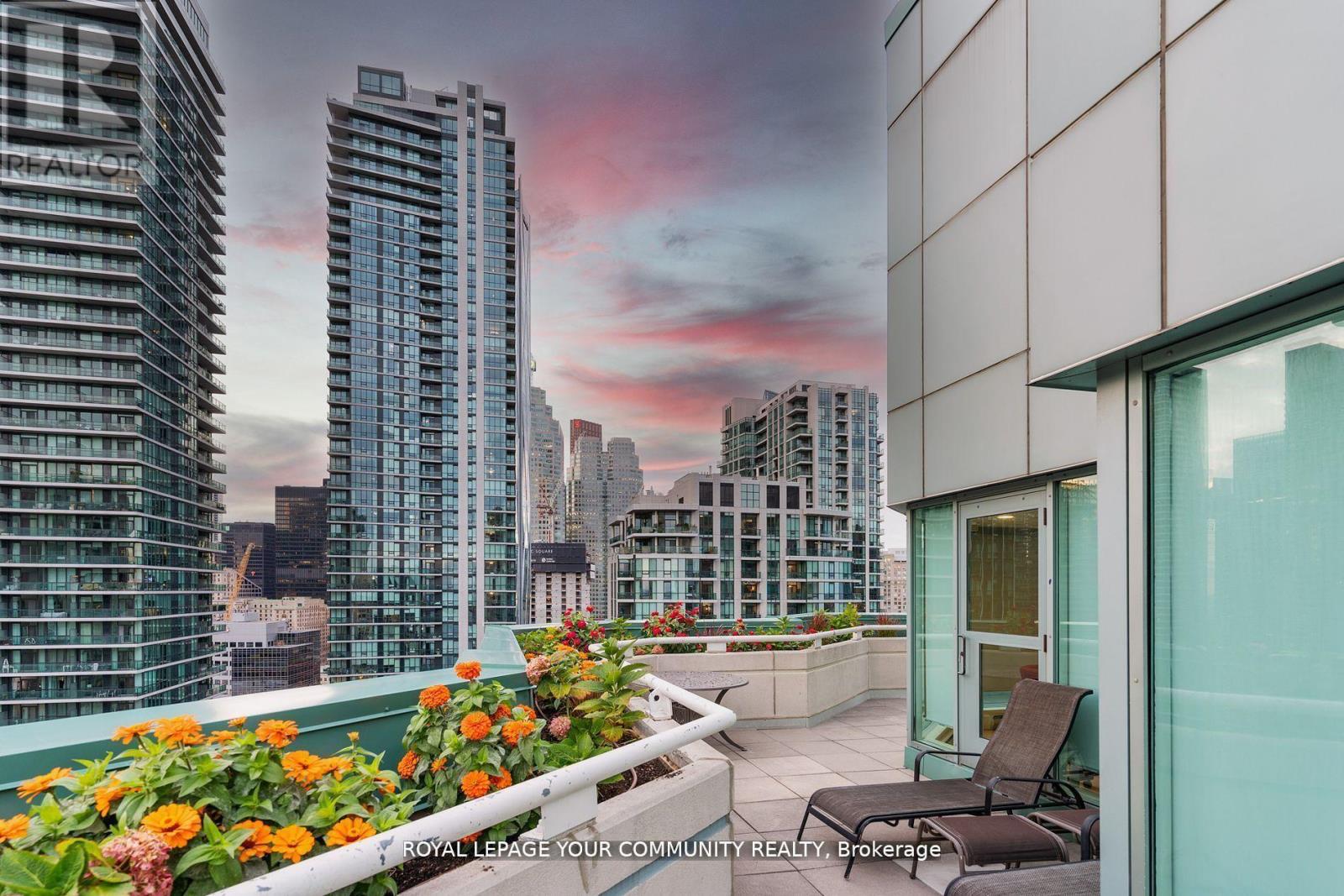 2402 - 10 Queens Quay W, Toronto, Ontario  M5J 2R9 - Photo 27 - C12307401