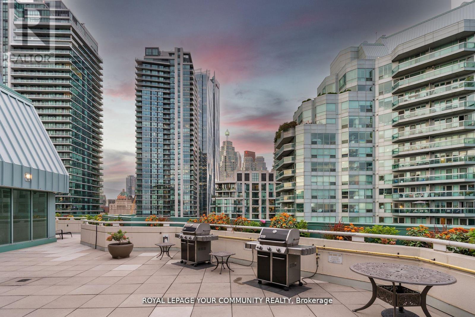 2402 - 10 Queens Quay W, Toronto, Ontario  M5J 2R9 - Photo 29 - C12307401