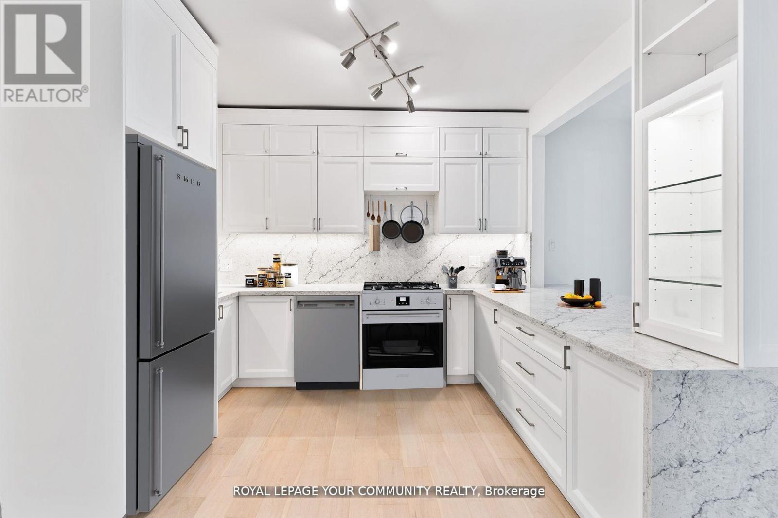 2402 - 10 Queens Quay W, Toronto, Ontario  M5J 2R9 - Photo 6 - C12307401