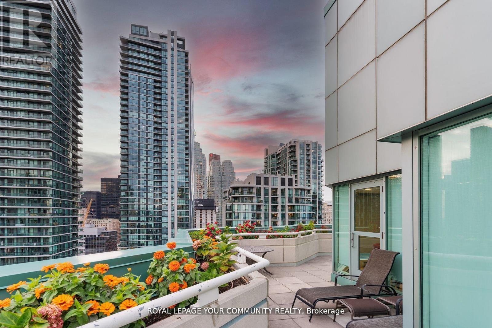 2402 - 10 Queens Quay W, Toronto, Ontario  M5J 2R9 - Photo 27 - C12307402