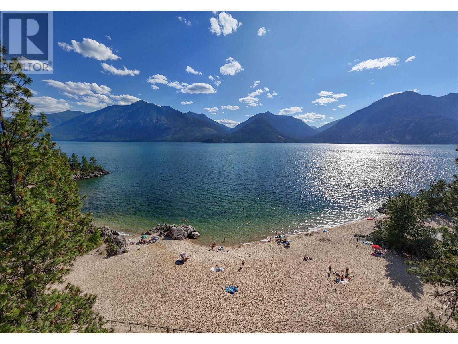 100 Laguna Crescent, Twin Bays, British Columbia  V0B 1G0 - Photo 3 - 10353639