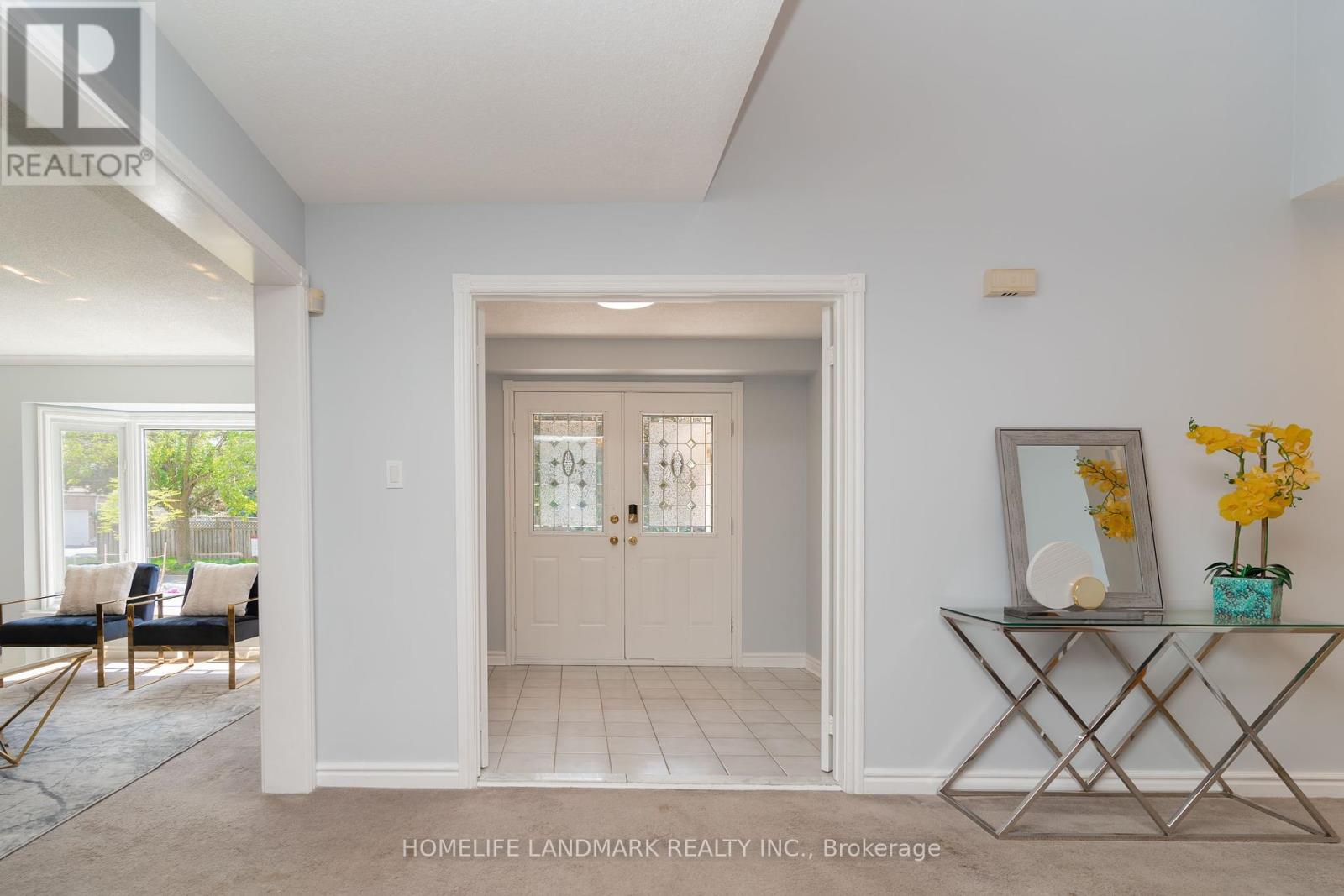 Property at 33 JOHN STIVER CRESCENT image 4