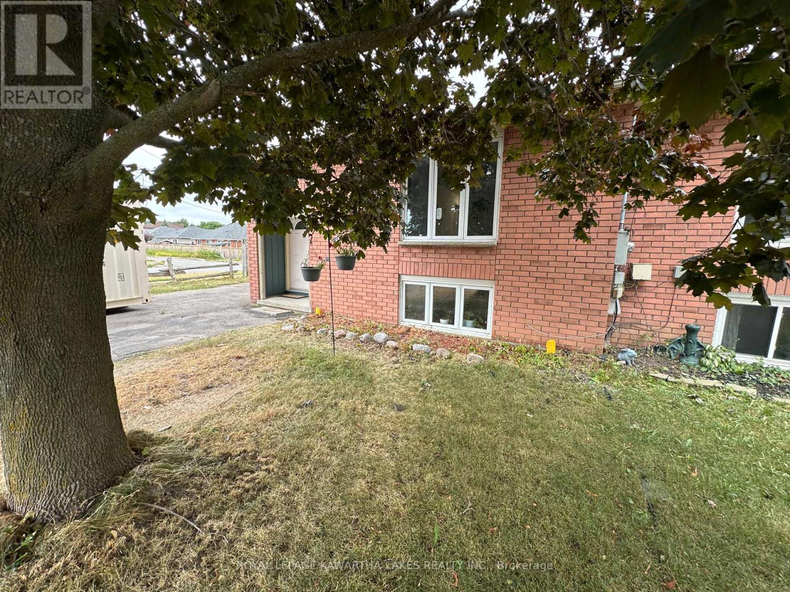 Property at 317 WILLIAM STREET N image 2
