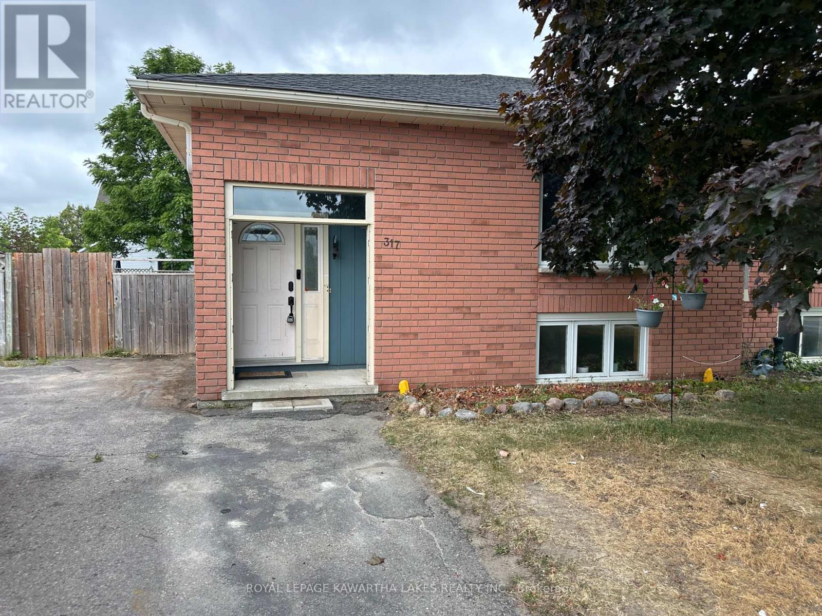 Property at 317 WILLIAM STREET N image 4