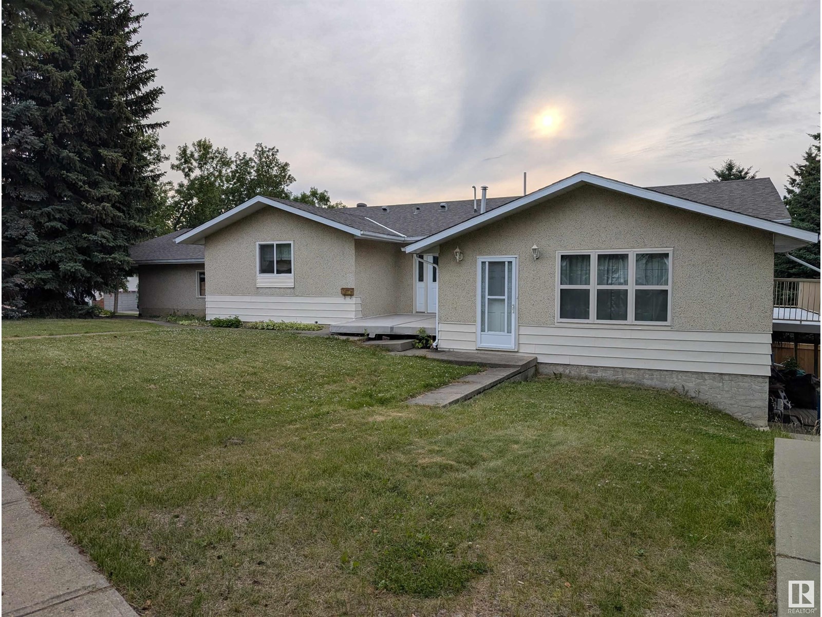 Property at 26 Louisbourg PL image 1