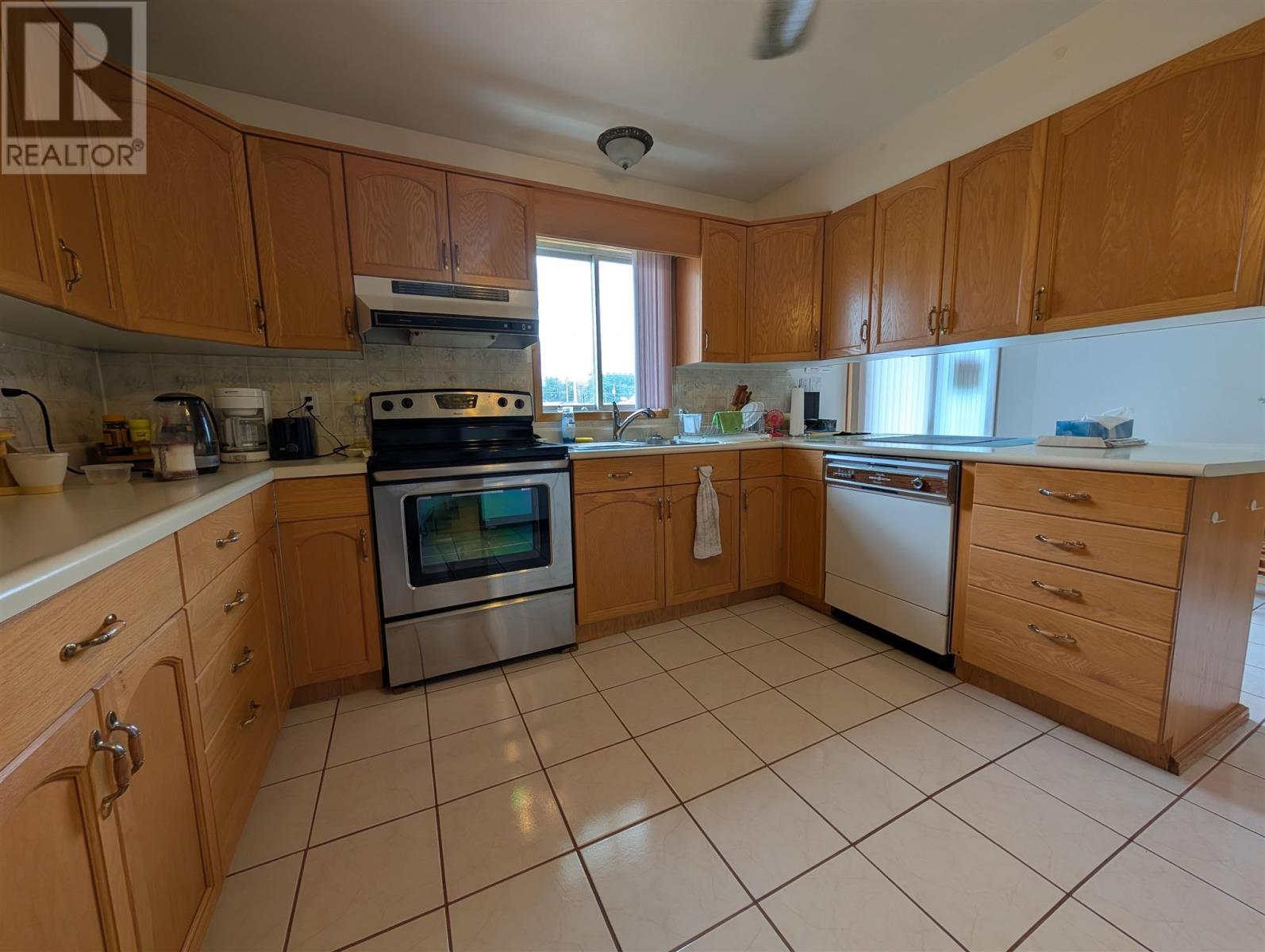 220 Des Sapins Ave, Dubreuilville, Ontario  P0S 1B0 - Photo 11 - SM252047