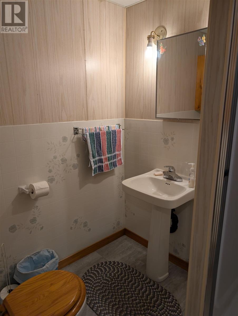 220 Des Sapins Ave, Dubreuilville, Ontario  P0S 1B0 - Photo 28 - SM252047