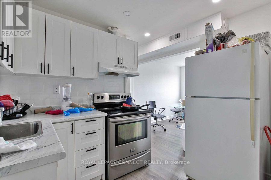 191-3 Millwick Drive, Toronto (Humber Summit), Ontario  M9L 2X2 - Photo 12 - W12297600