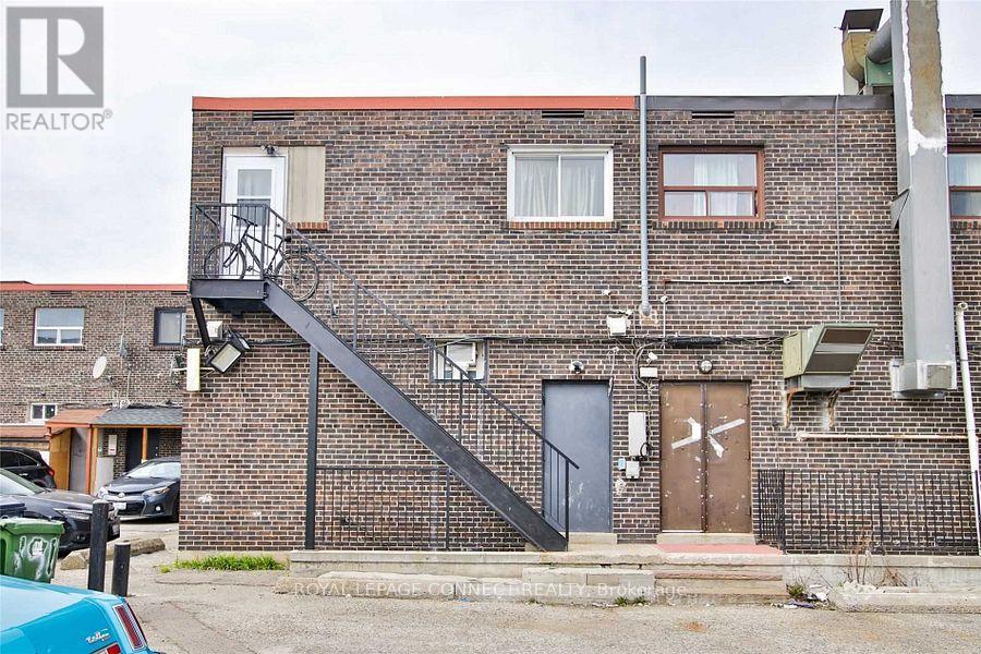 191-3 Millwick Drive, Toronto (Humber Summit), Ontario  M9L 2X2 - Photo 7 - W12297600