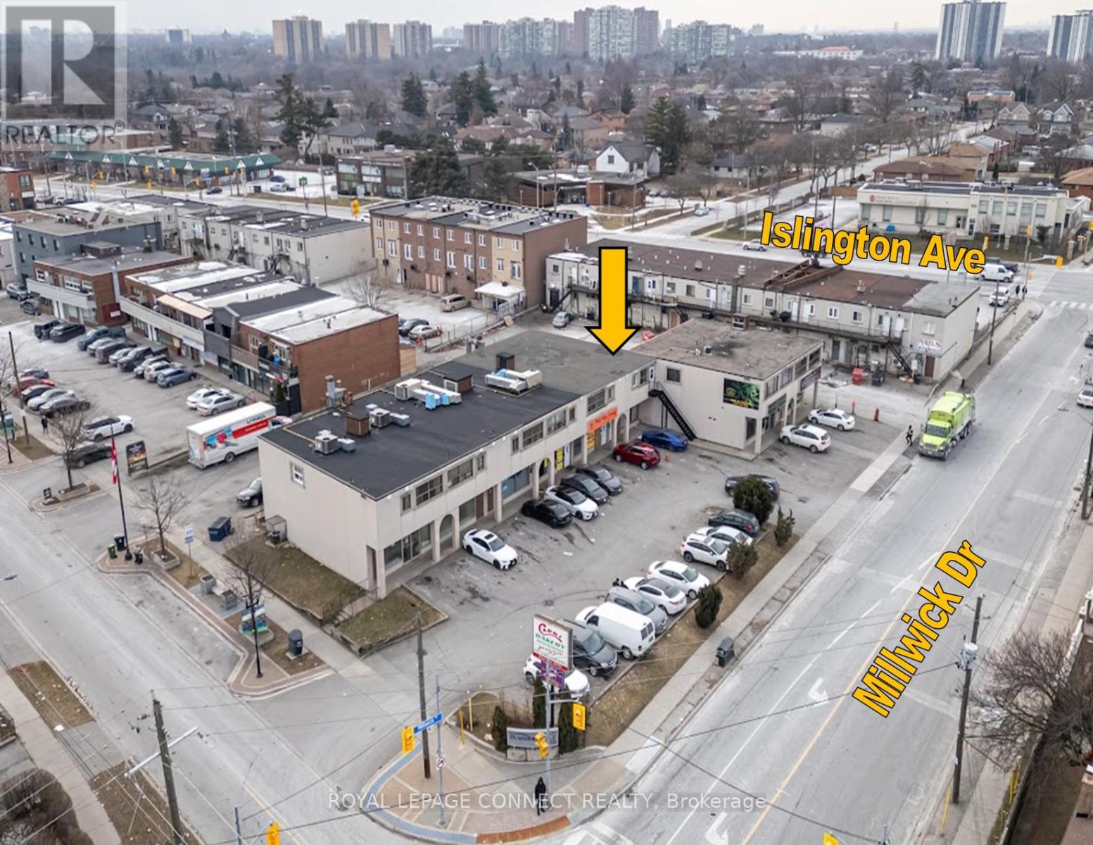 191-3 Millwick Drive, Toronto (Humber Summit), Ontario  M9L 2X2 - Photo 3 - W12297600