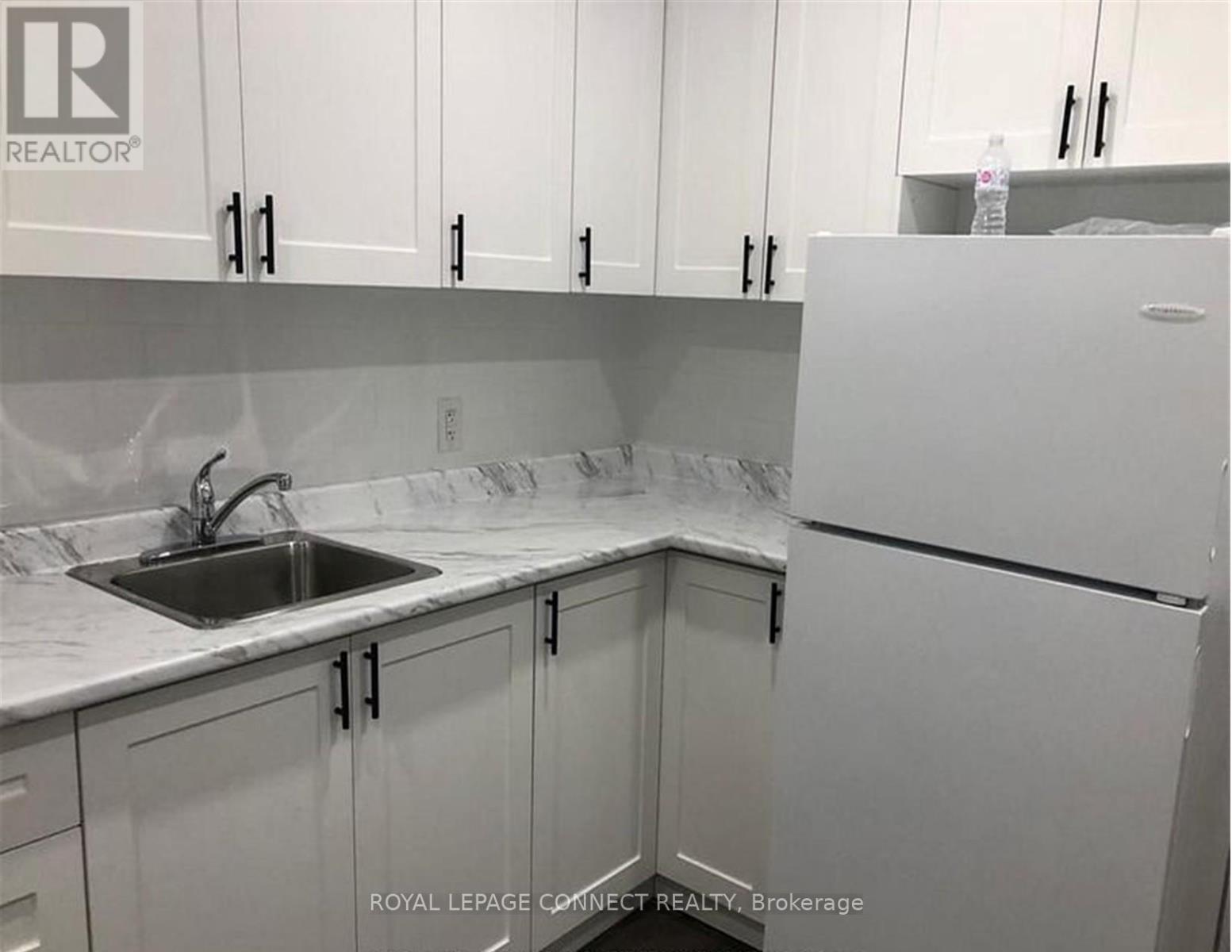191-3 Millwick Drive, Toronto (Humber Summit), Ontario  M9L 2X2 - Photo 12 - W12297641