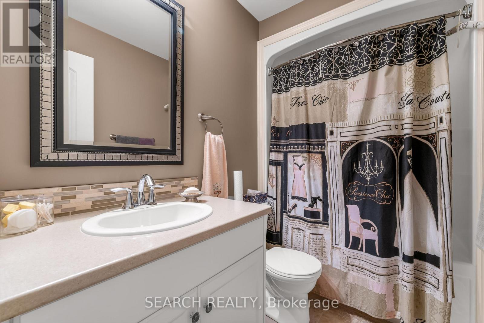 54 Videl Crescent, St. Catharines, Ontario  L2W 0A3 - Photo 11 - X12307316