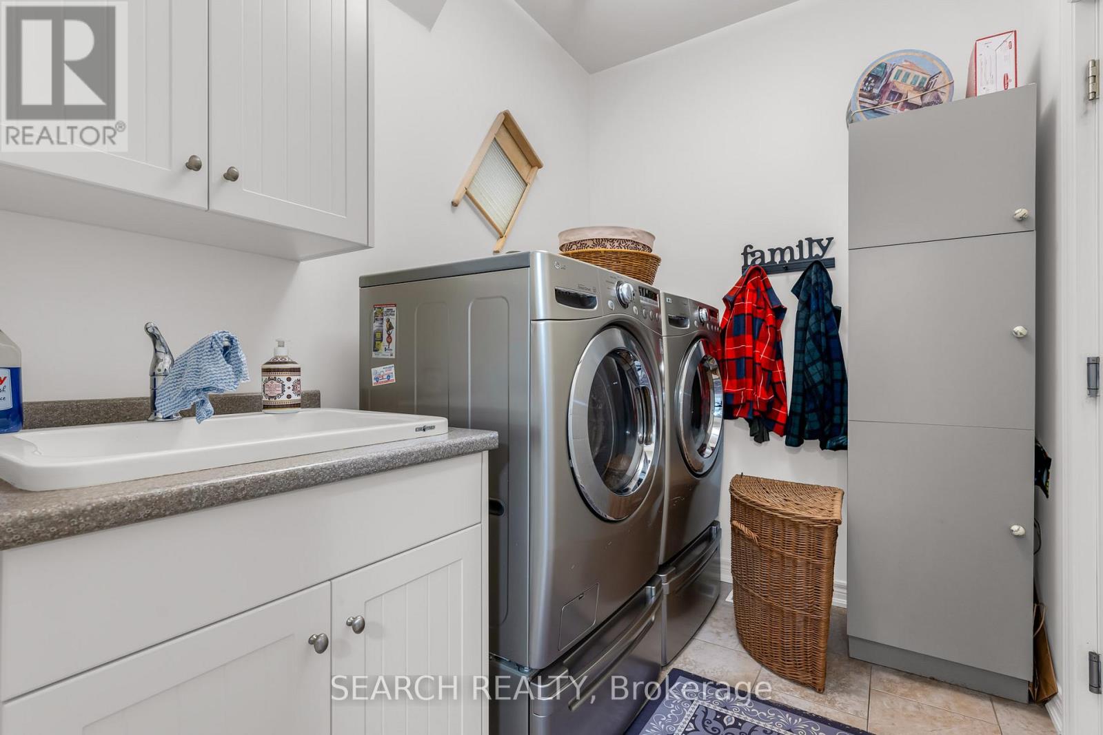 54 Videl Crescent, St. Catharines, Ontario  L2W 0A3 - Photo 13 - X12307316