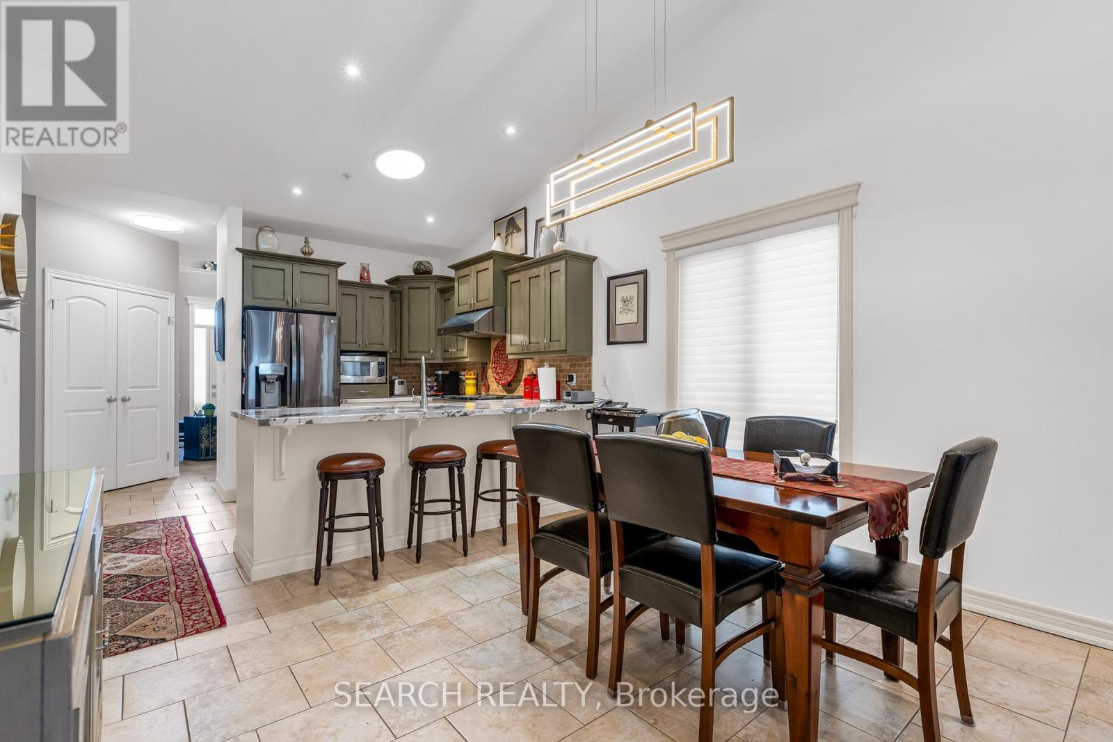 54 Videl Crescent, St. Catharines, Ontario  L2W 0A3 - Photo 5 - X12307316