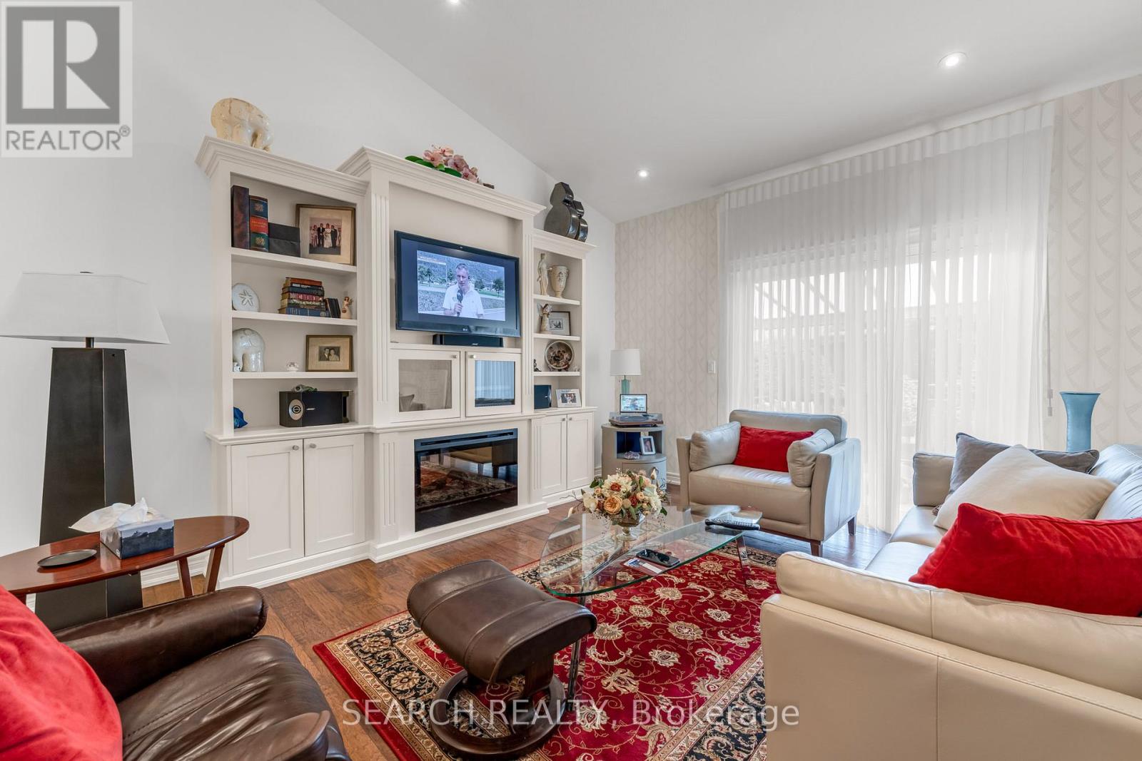 54 Videl Crescent, St. Catharines, Ontario  L2W 0A3 - Photo 6 - X12307316