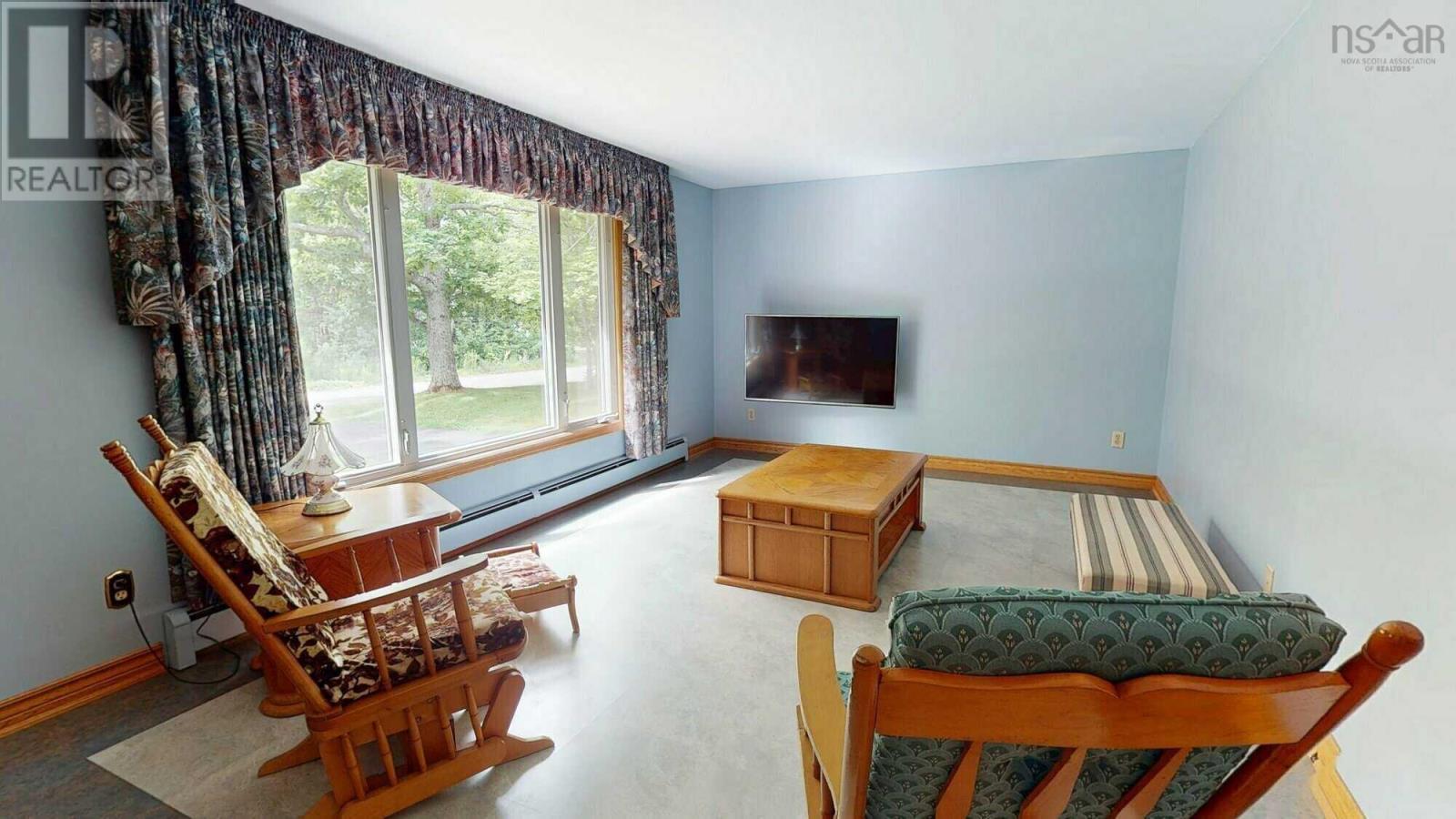 Property at 73 Westview Drive image 4