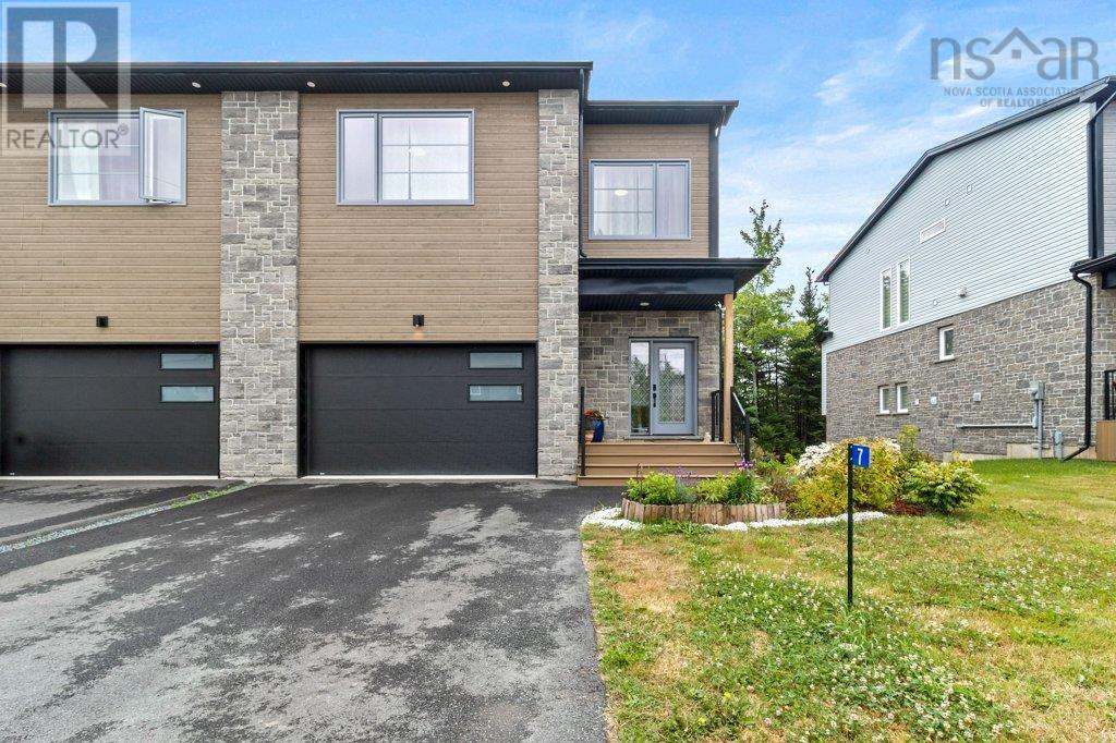 Property at 7 Lew Crescent image 1