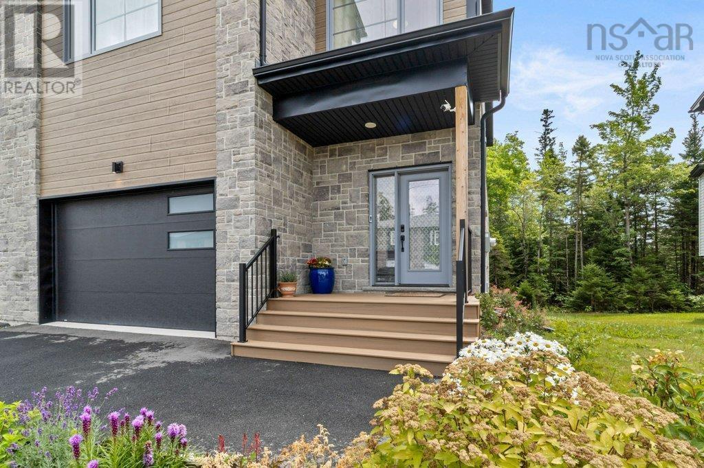 Property at 7 Lew Crescent image 3